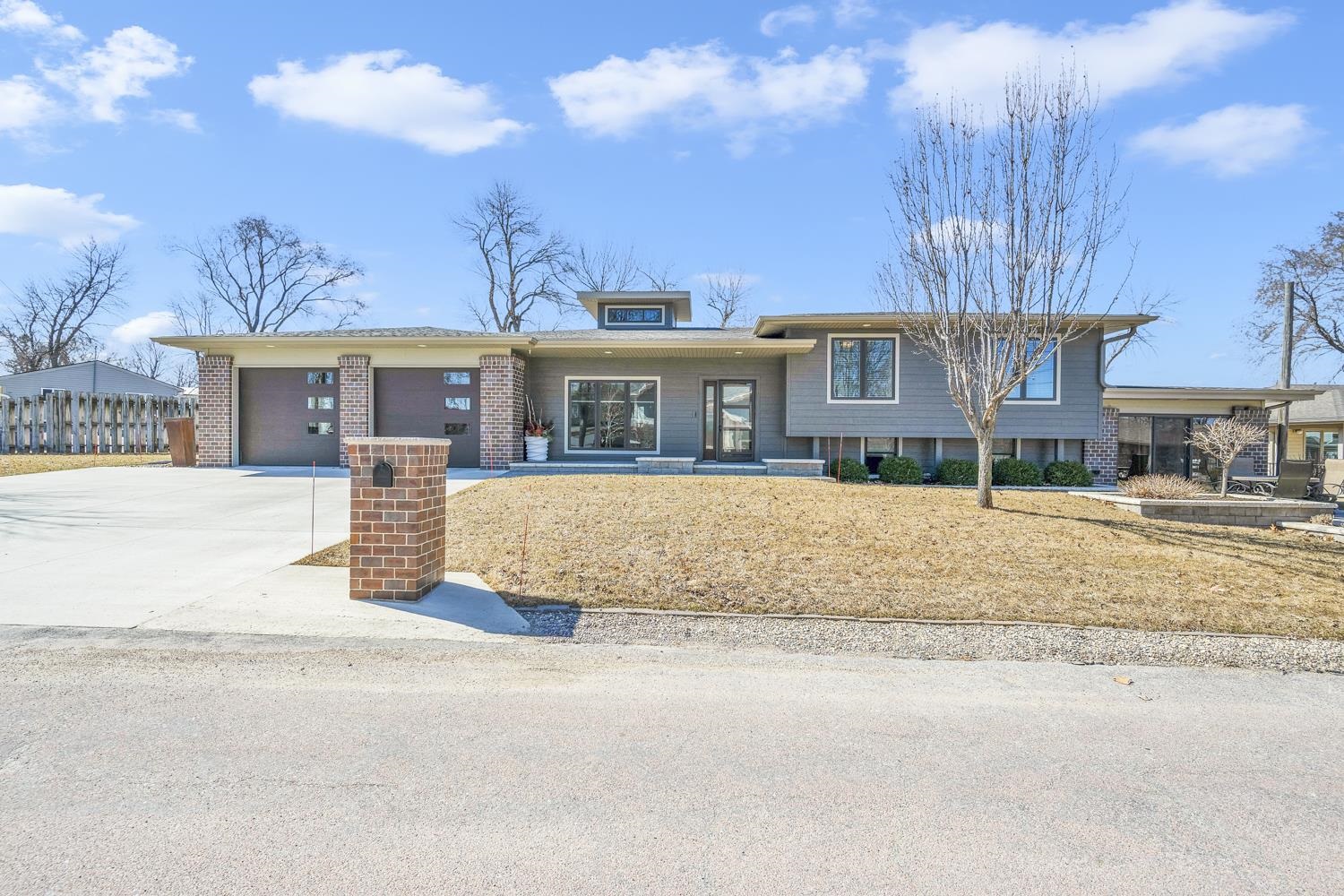 2103 Okoboji Blvd, West Okoboji, IA 51351 