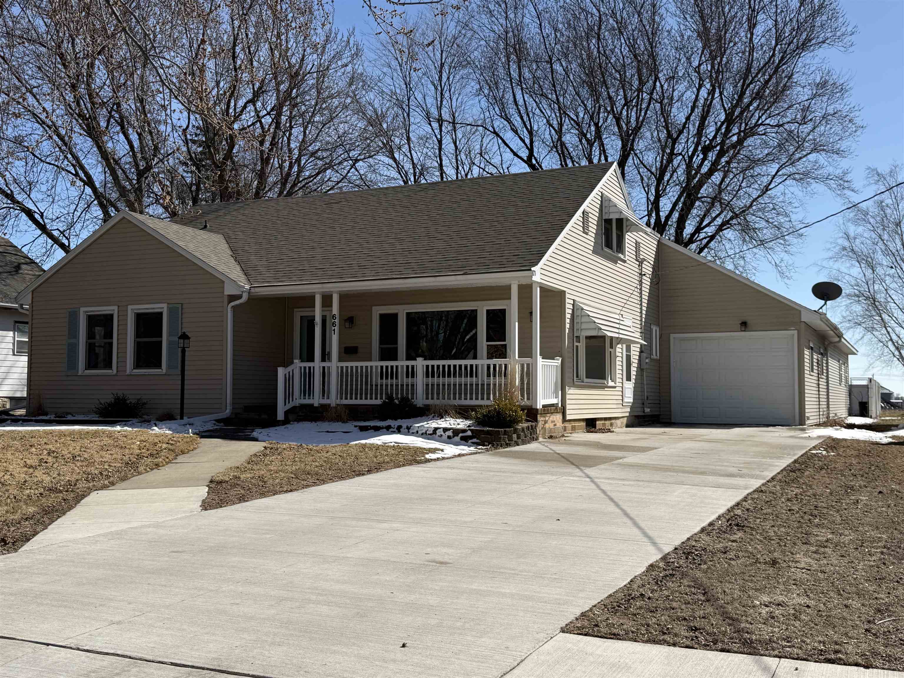 661 1st Street, Hartley, IA 51346 