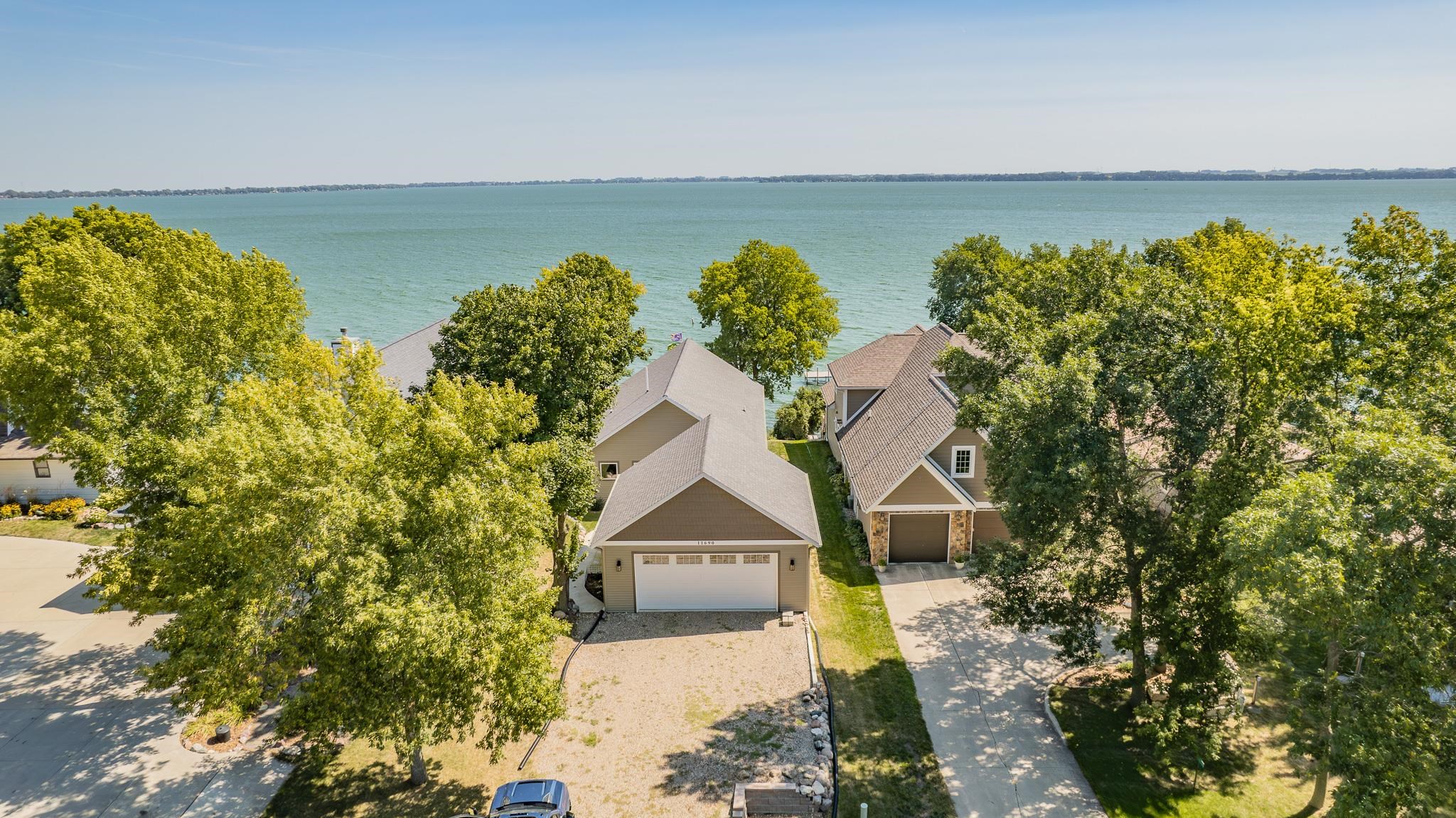 11690 240Th Avenue, Spirit Lake, IA 51360 