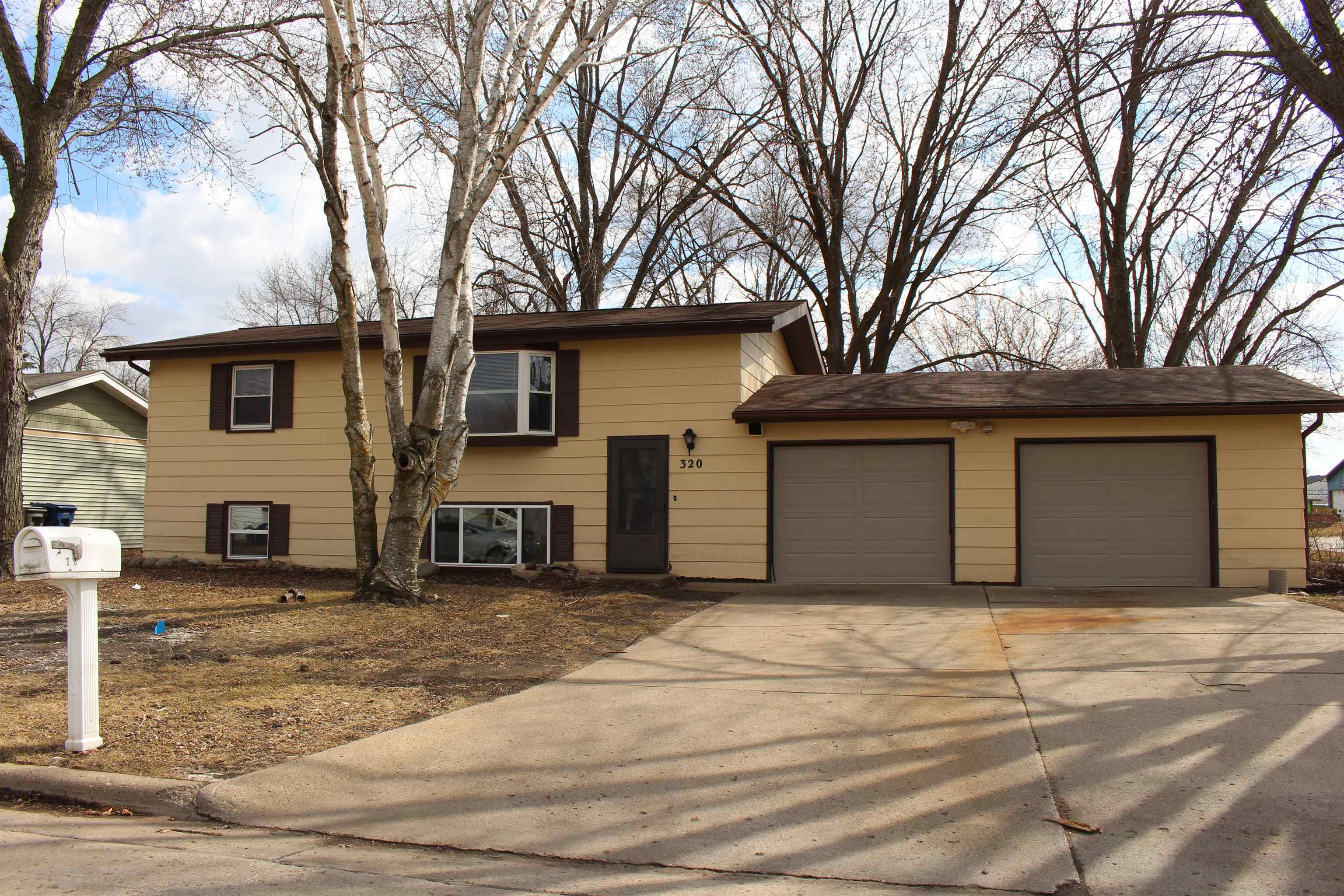 320 9th Street, Spencer, IA 51301 