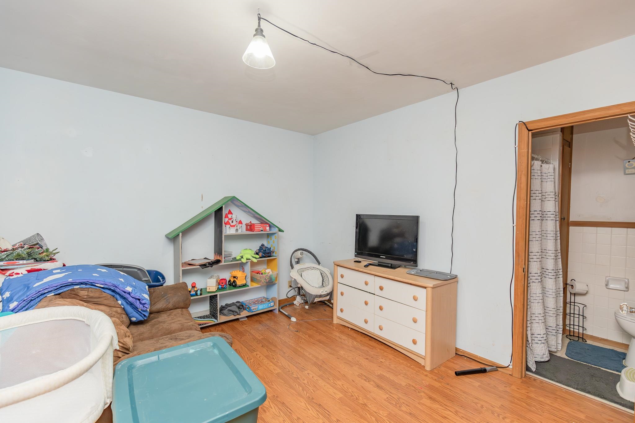 MLS #250327
