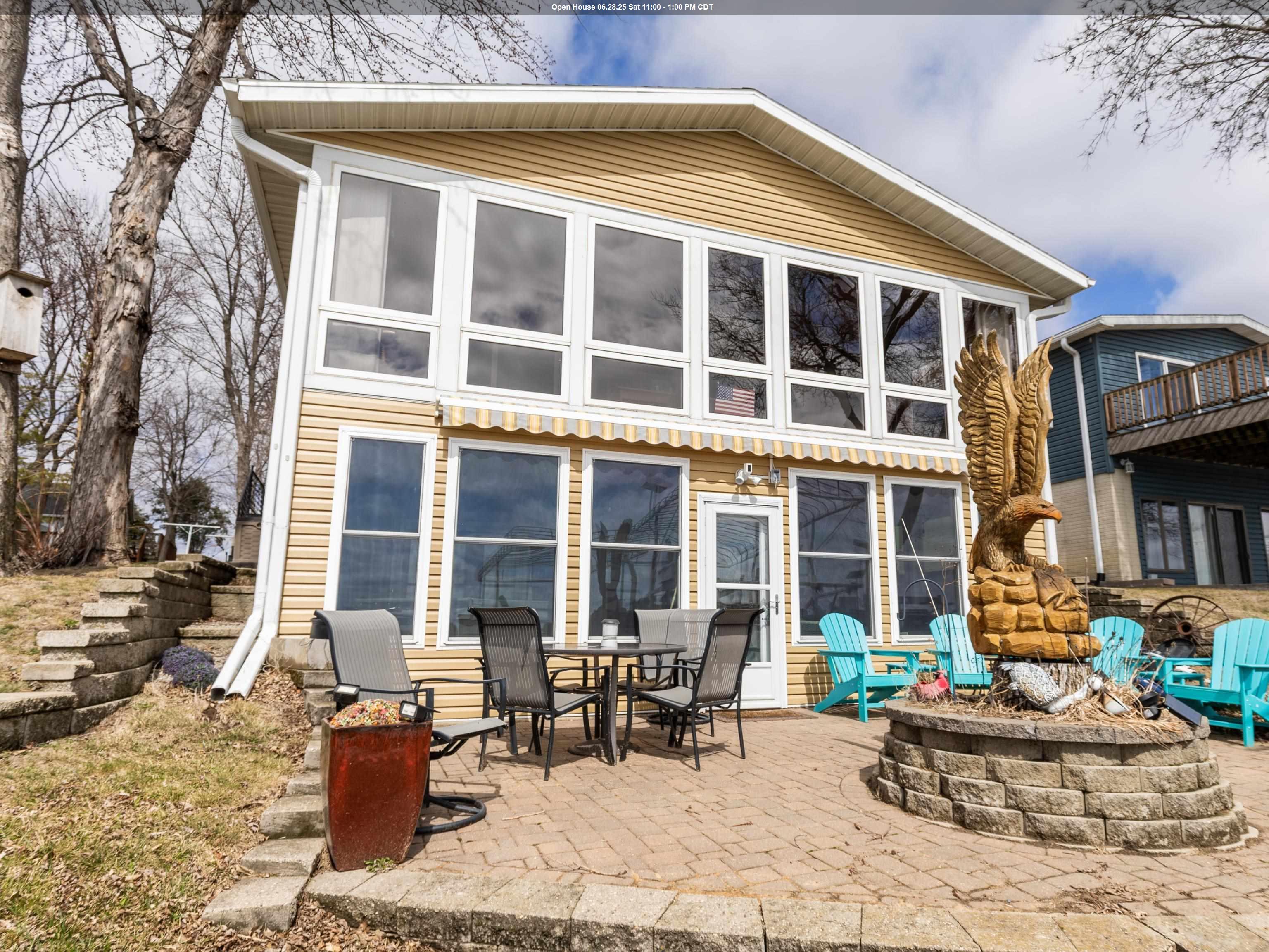 25781 105th St, Spirit Lake, IA 51360 