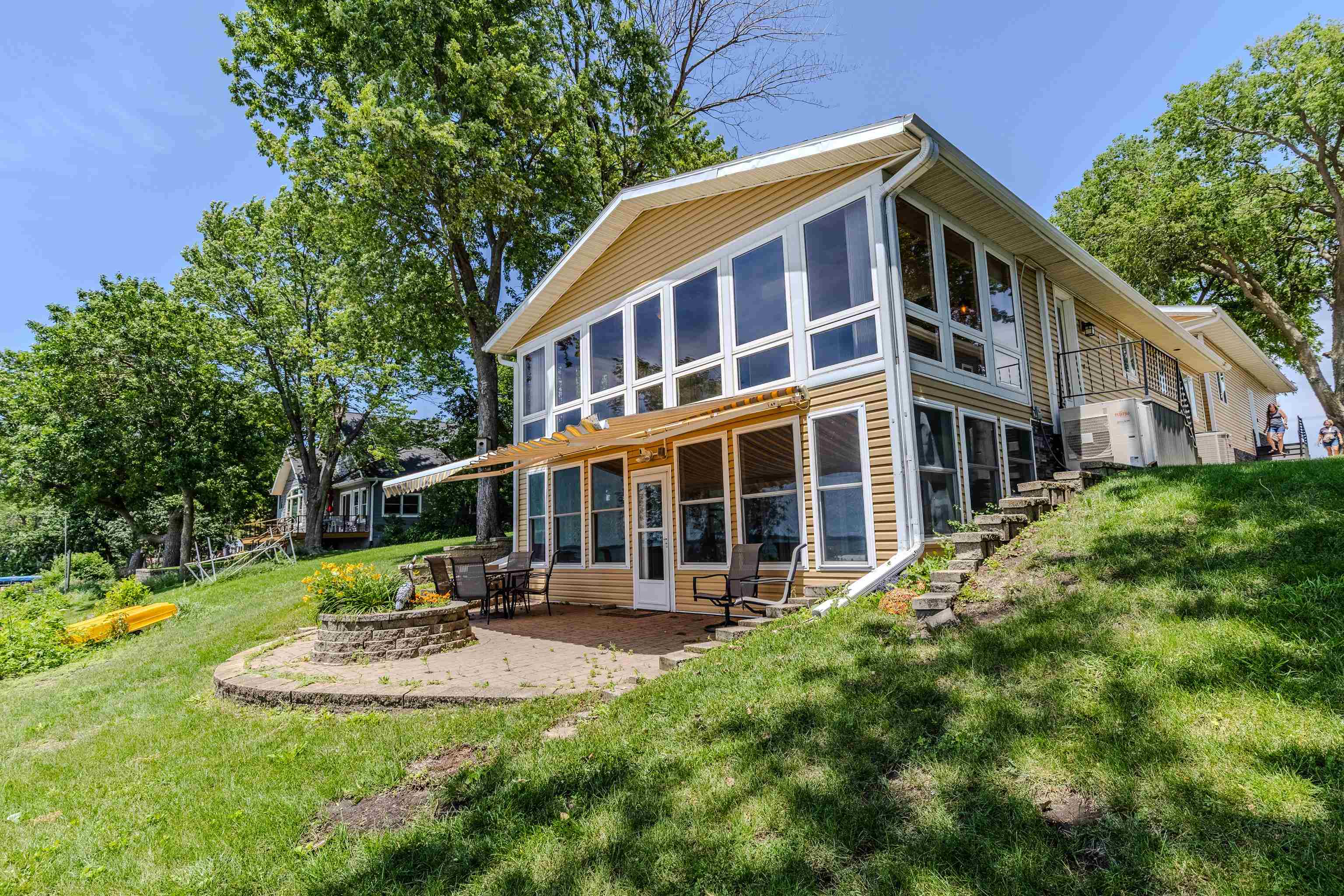 25781 105th St, Spirit Lake, IA 51360 
