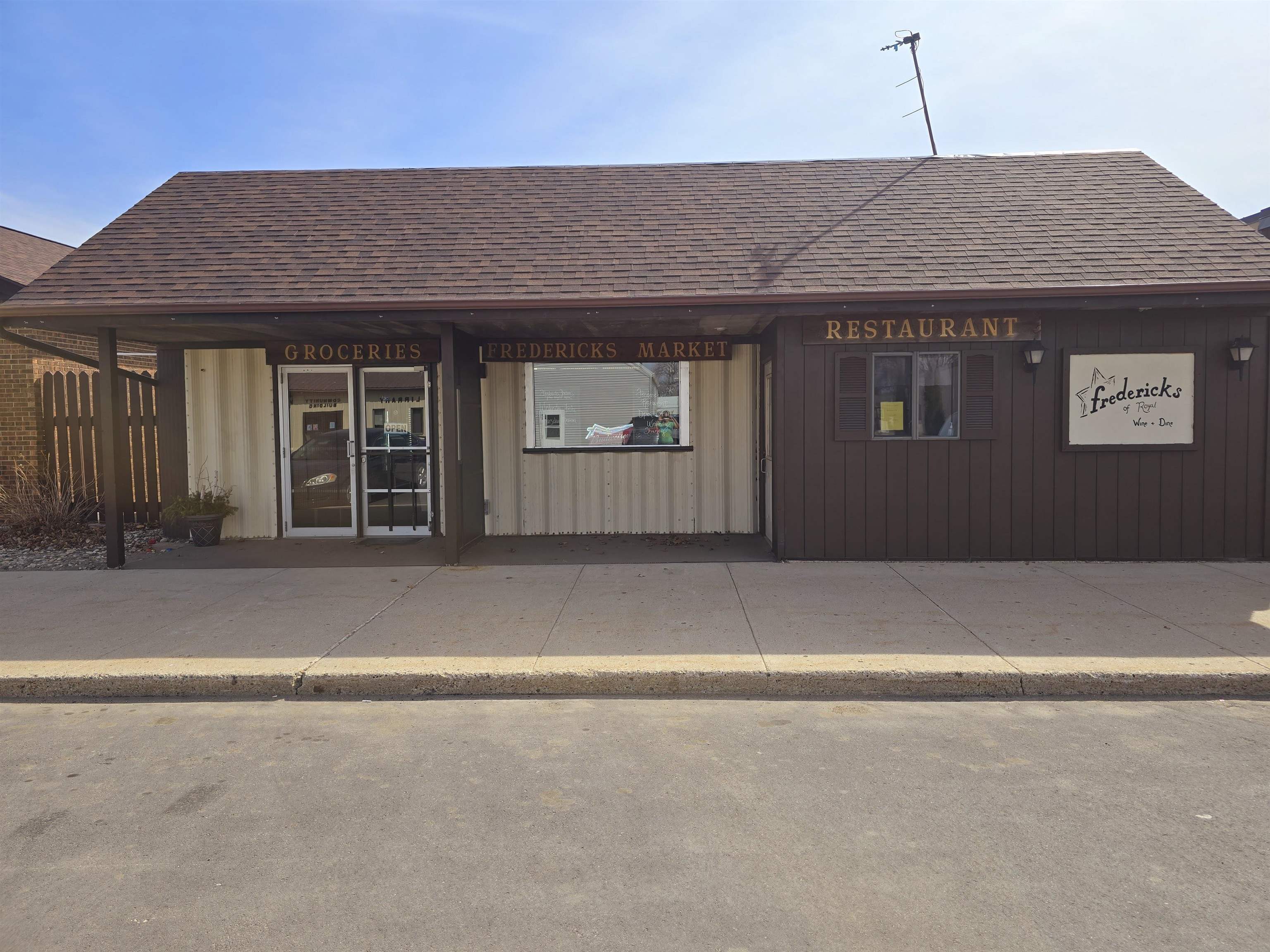 303 Main Street, Royal, IA 51357 