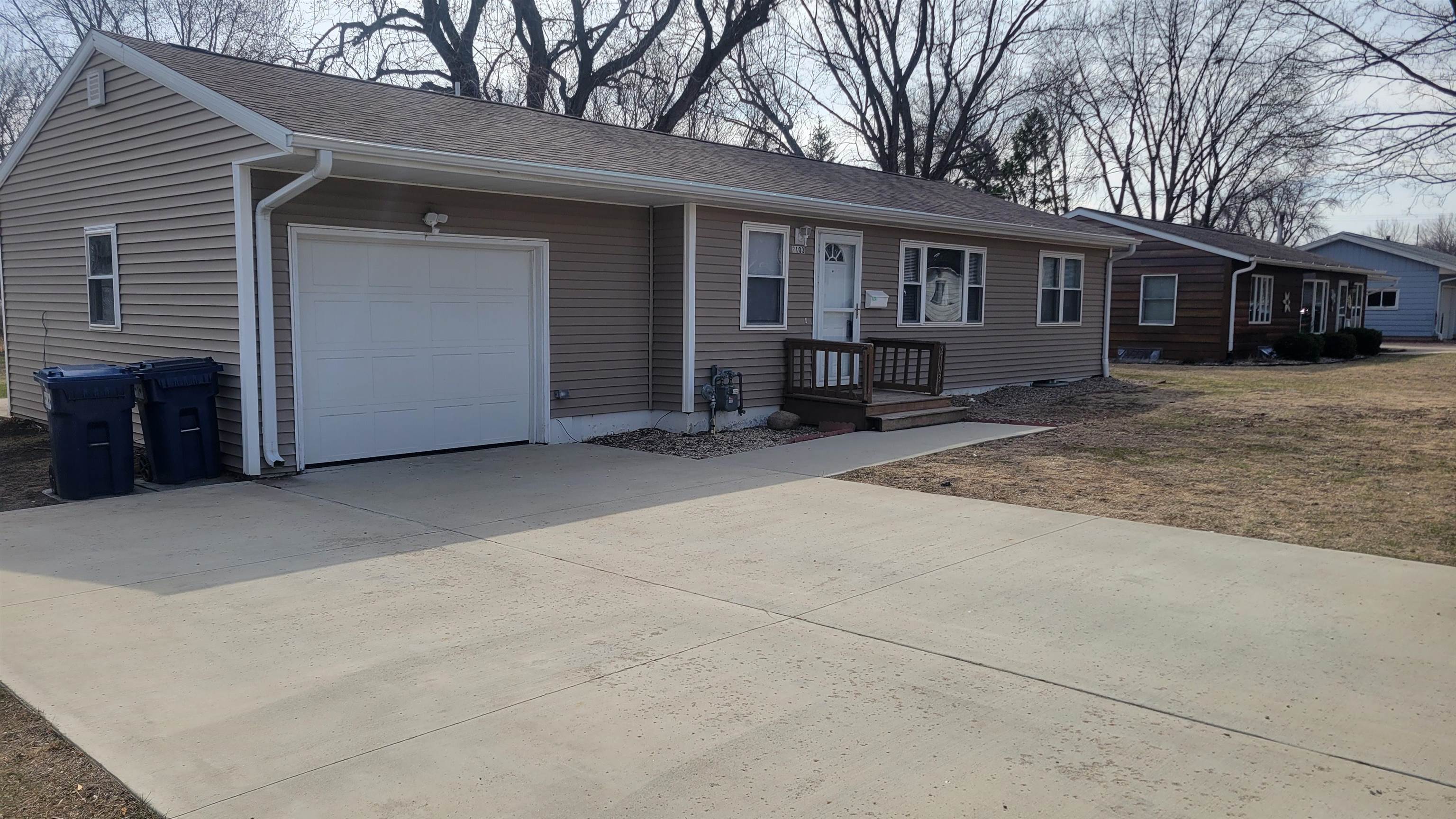 2103 Denver Avenue, Spirit Lake, IA 51360 