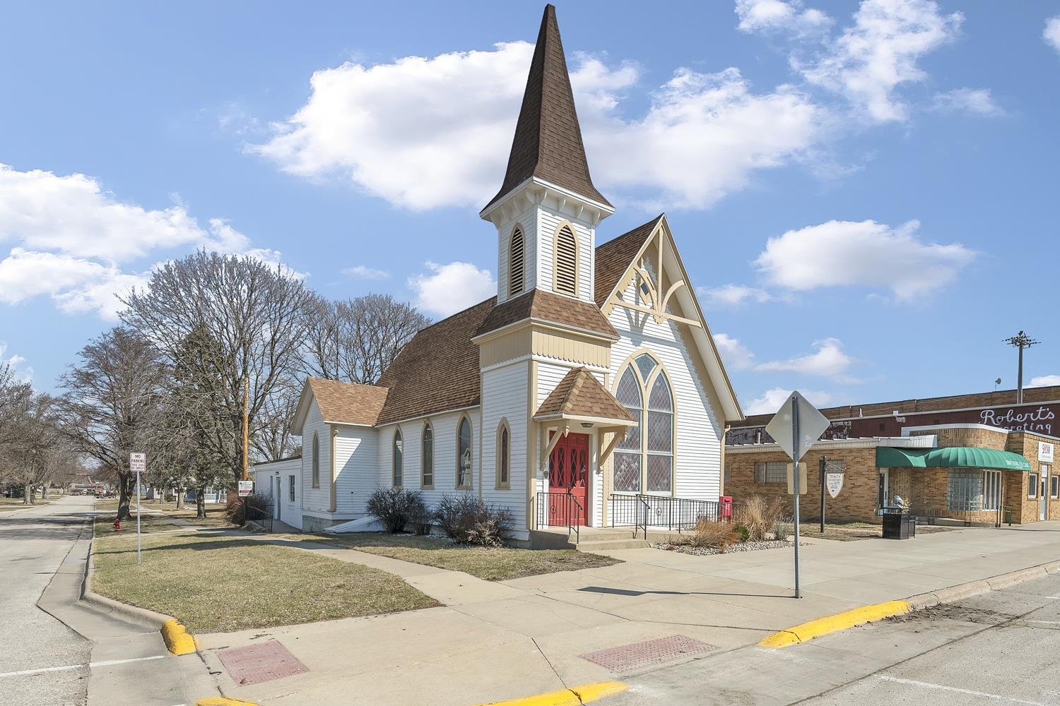 2219 Main Street, Emmetsburg, IA 50536 