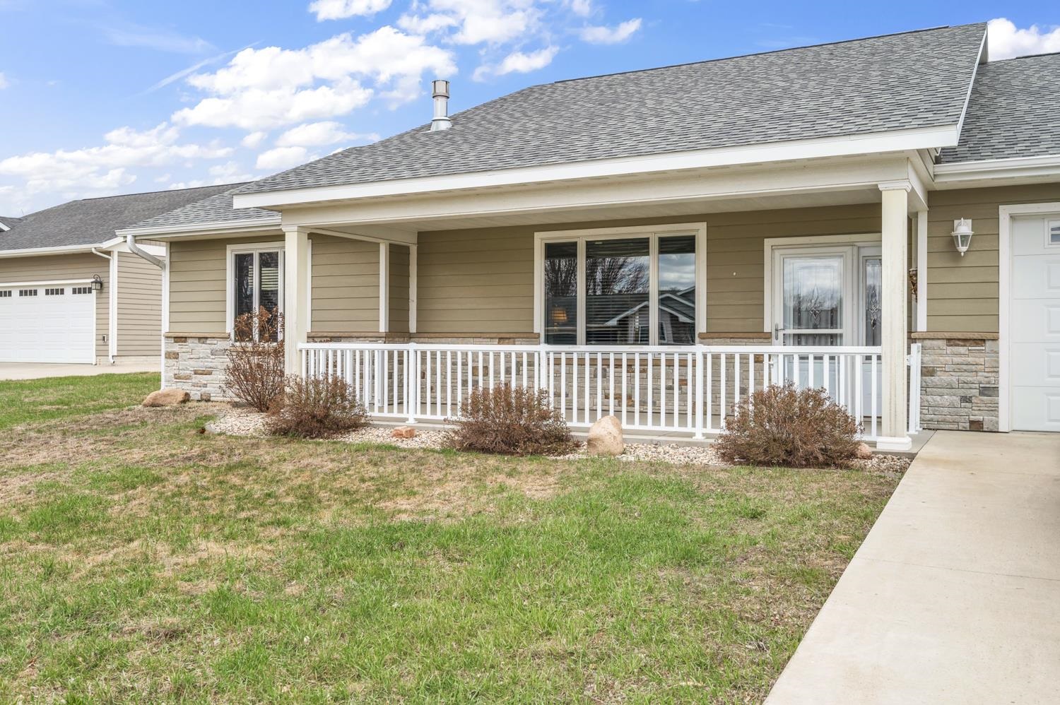 1202 28th Street, Spirit Lake, IA 51360 