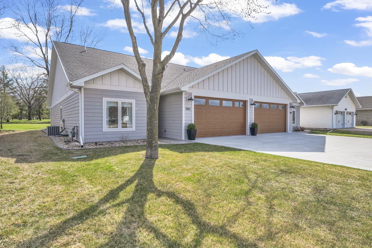 1012 Emerald Hills Drive #B, Arnolds Park, IA 51331 