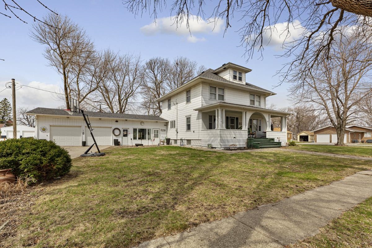 303 3rd Street, Mallard, IA 50562 