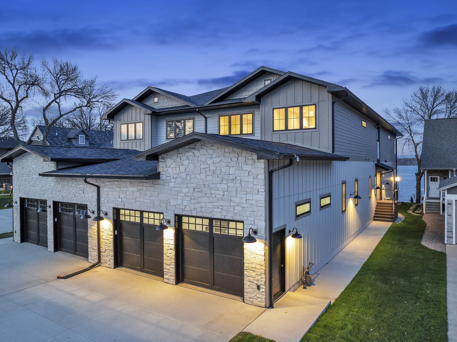 16400 Bayside Drive #B, Spirit Lake, IA 51360 