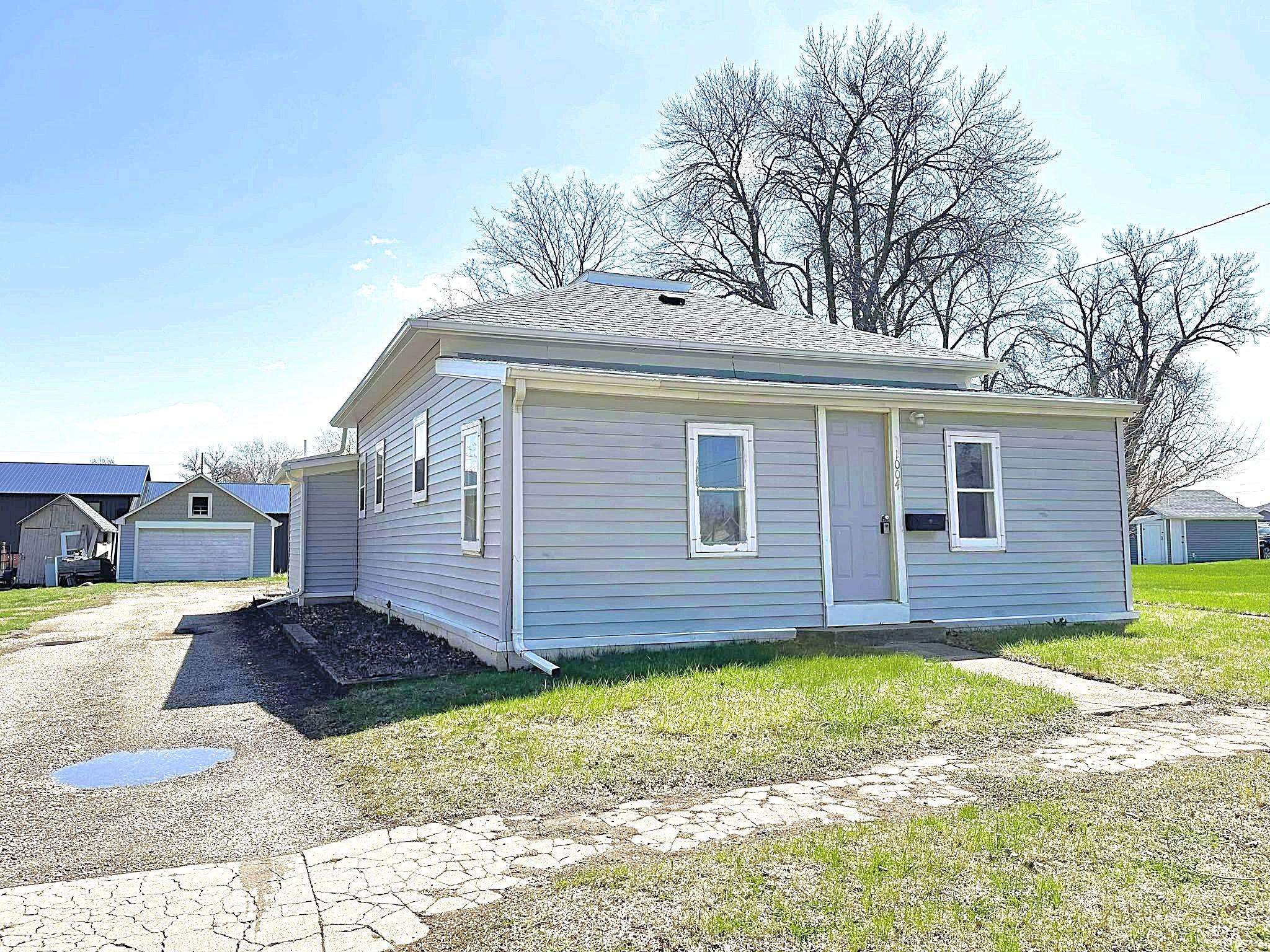 1004 Jefferson Street, Emmetsburg, IA 50536 