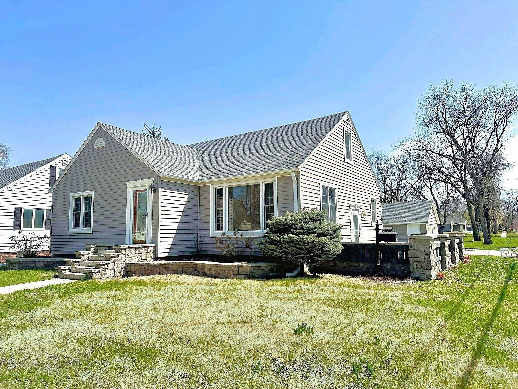 1608 Broadway Street, Emmetsburg, IA 50536 