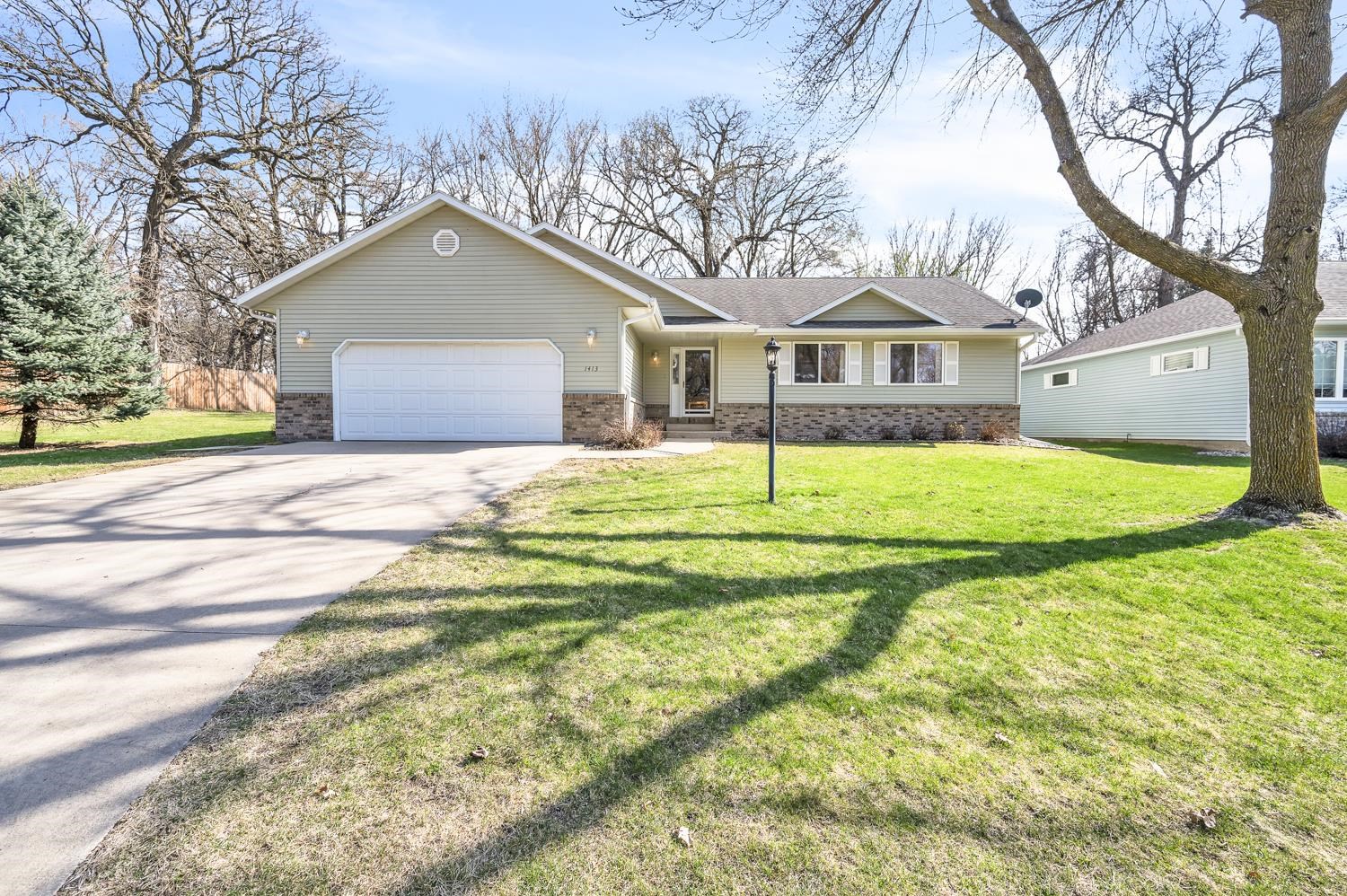 1413 2nd Street, West Okoboji, IA 51351 
