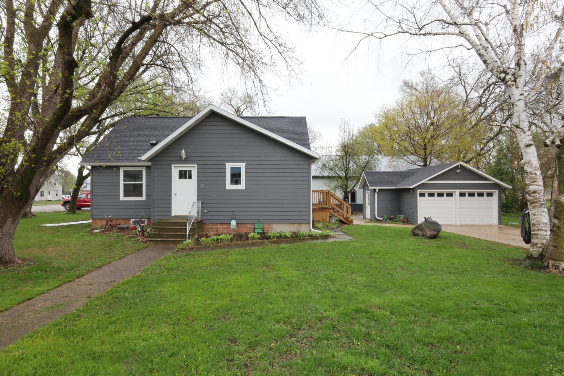 102 3rd Street, Wallingford, IA 51365 