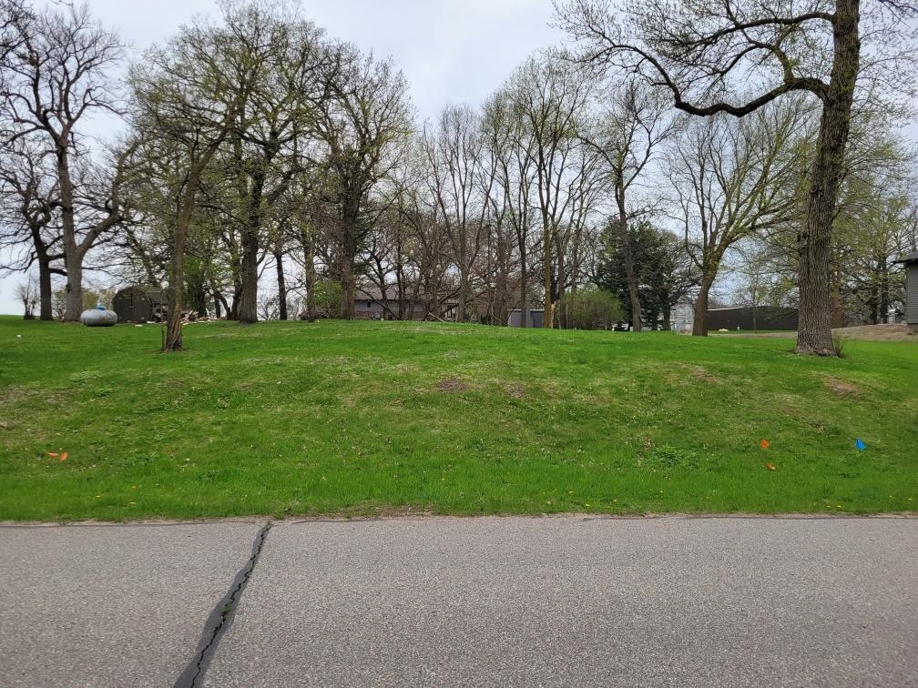 25989 Oak Lane, Spirit Lake, IA 51360 