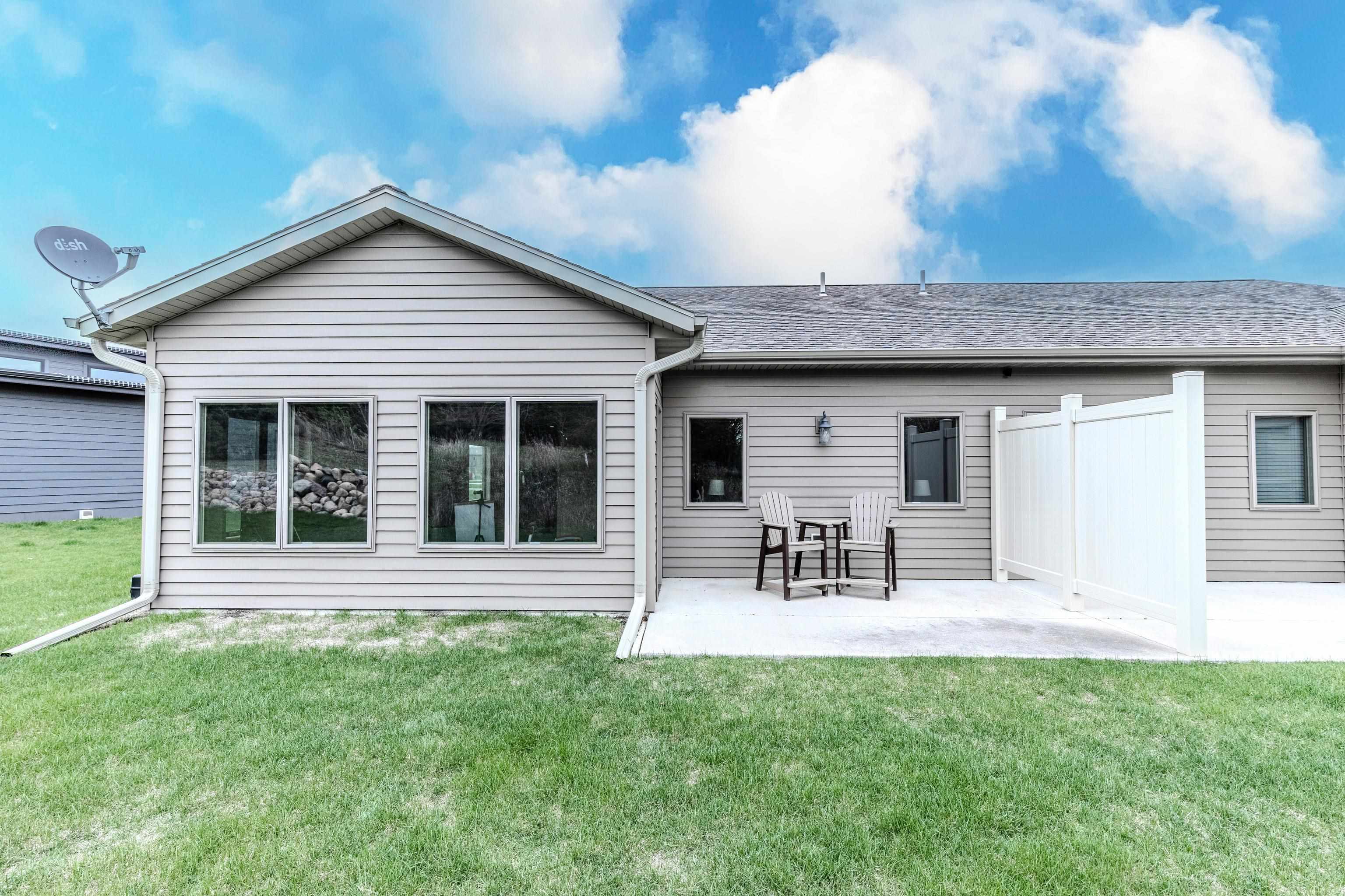 3337 Prairie Meadow Drive #A, Milford, IA 51351 