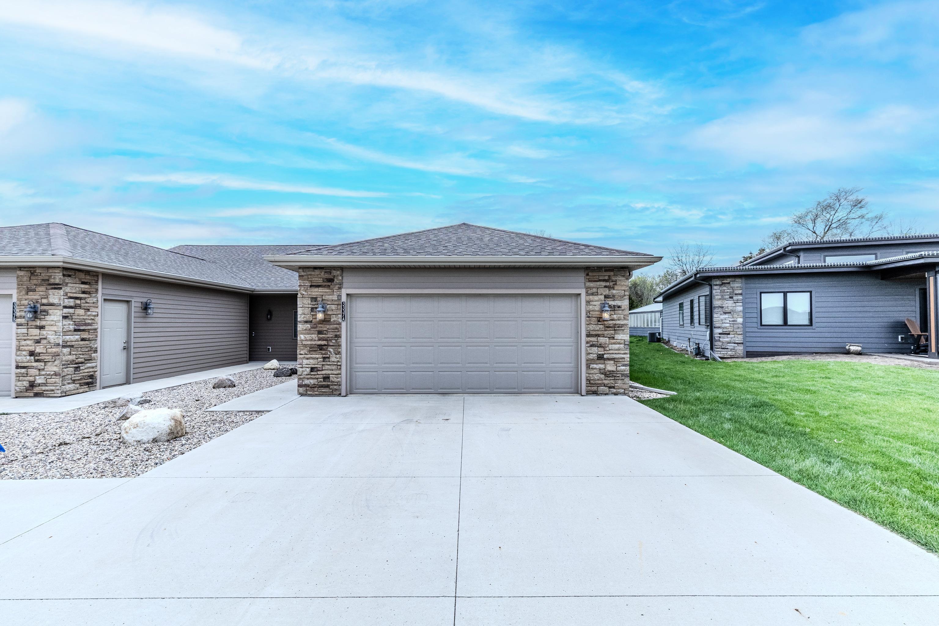 3337 Prairie Meadow Drive #A, Milford, IA 51351 