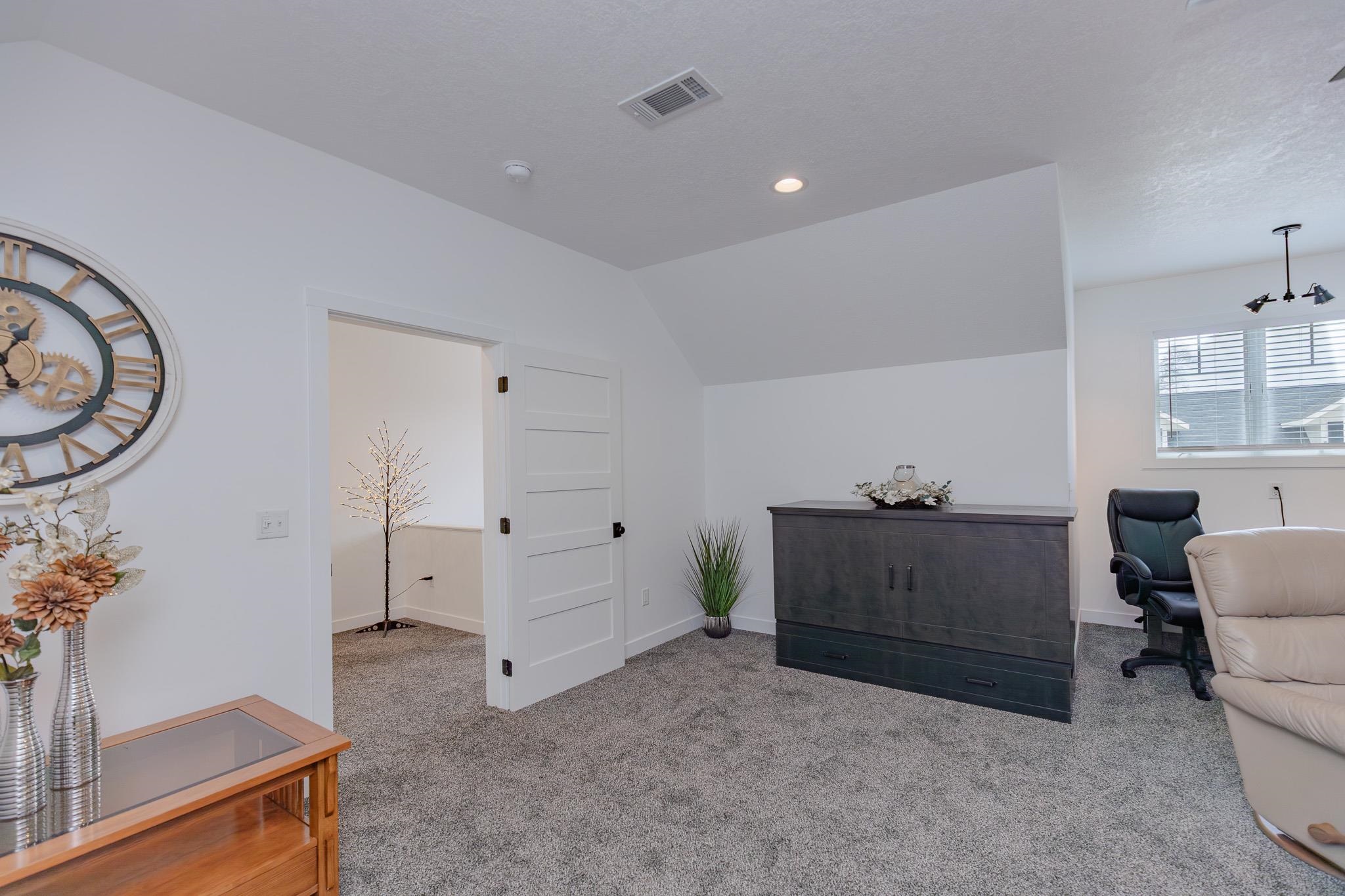 MLS #250524
