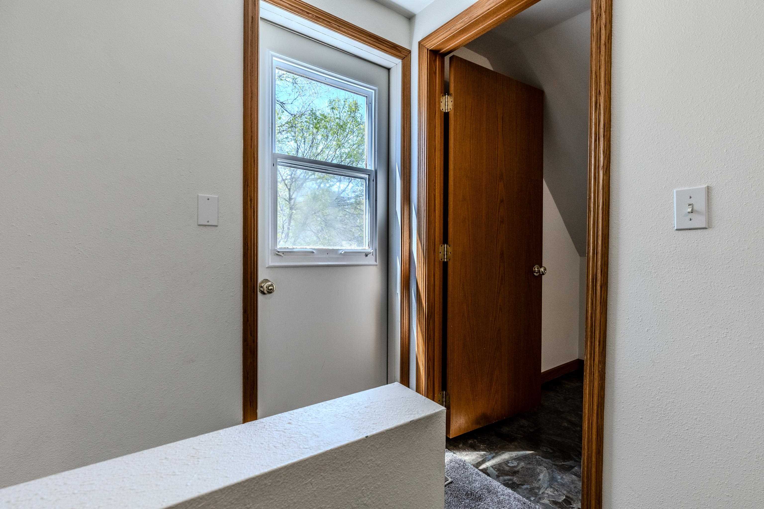 MLS #250527