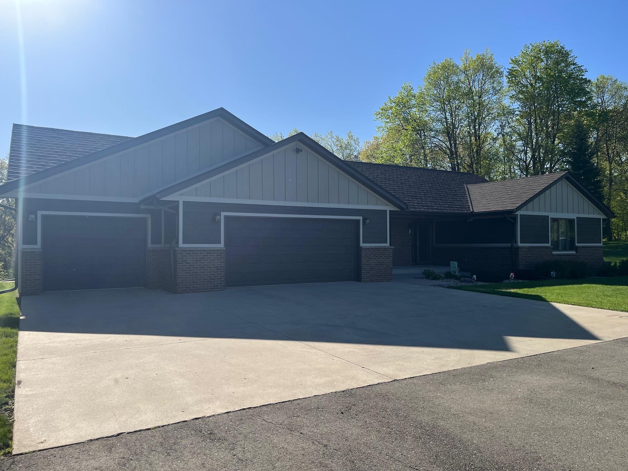 302 Little John Road, Estherville, IA 51334 