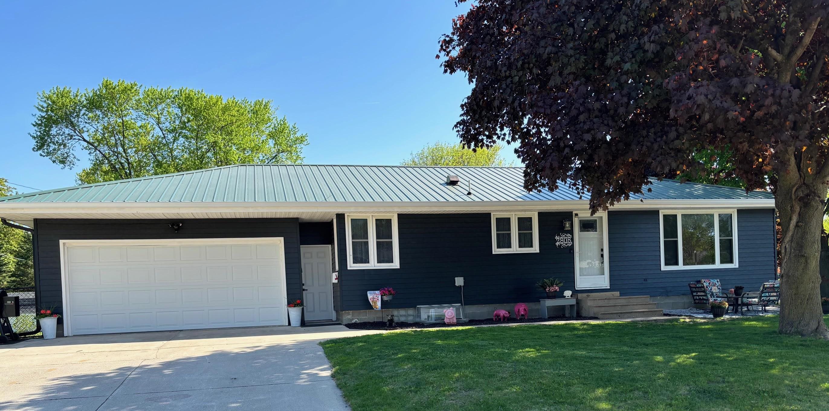 2808 1ST Street, Emmetsburg, IA 50536 