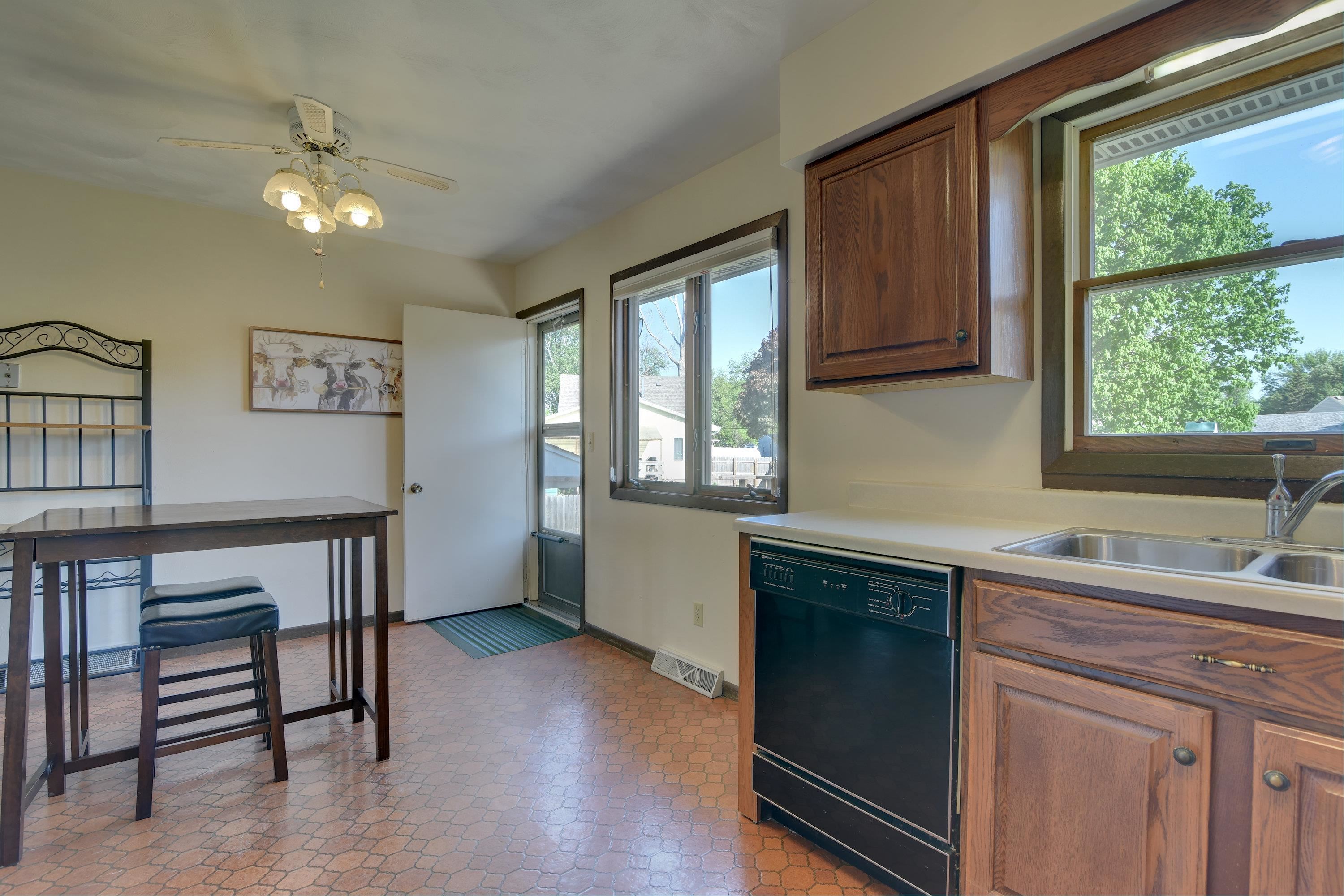 MLS #250560