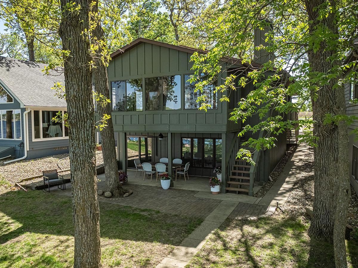 2902 Manhattan Boulevard, Wahpeton, IA 51360 