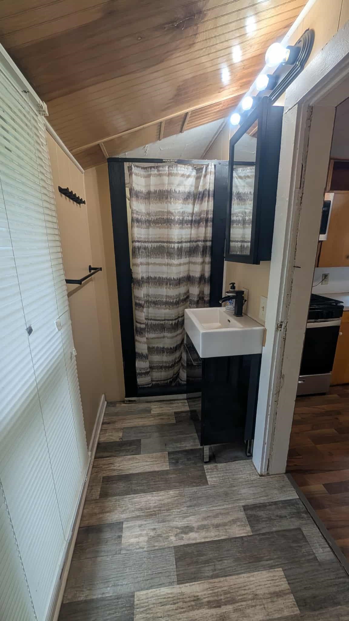 MLS #250609