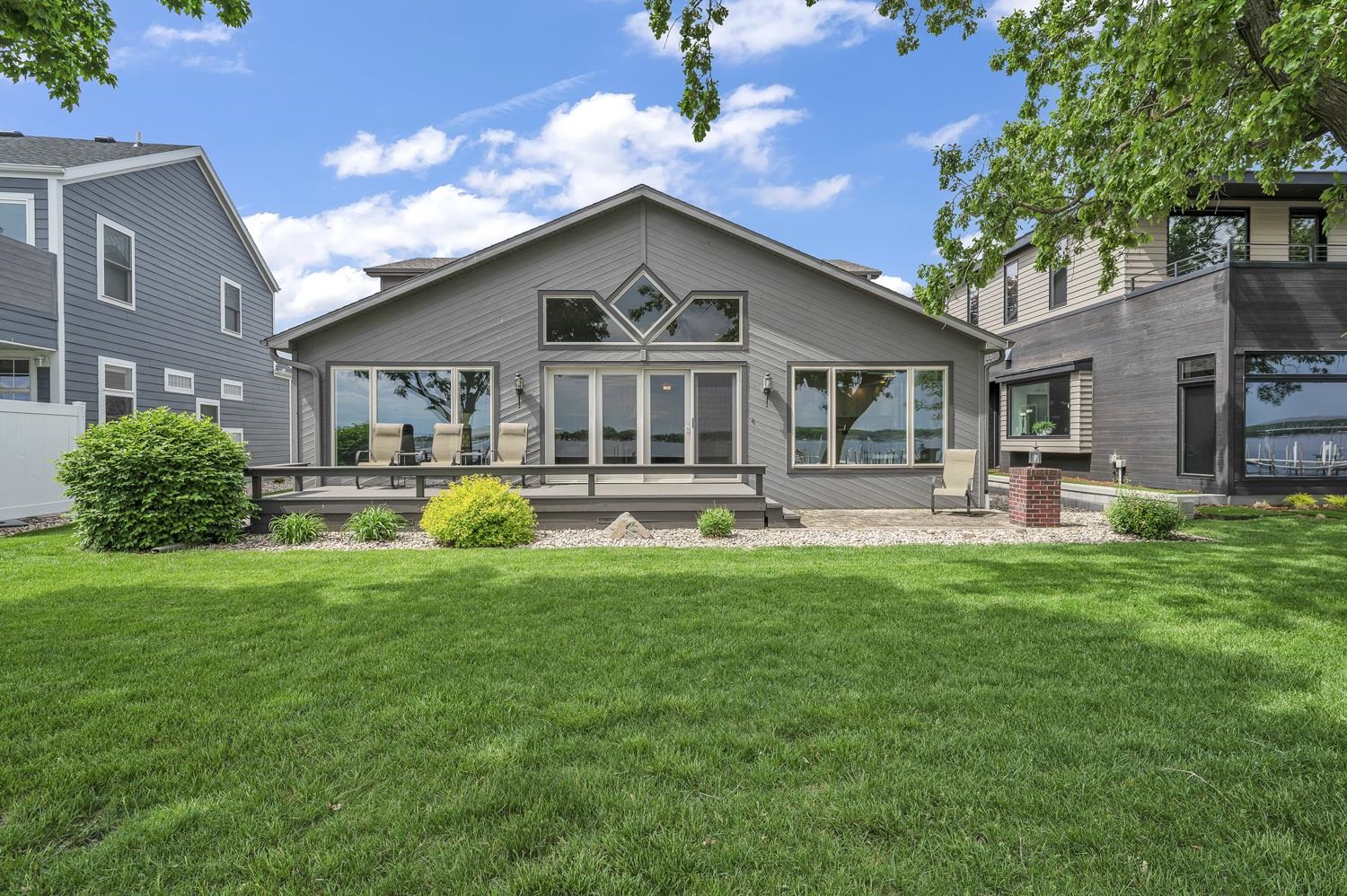 1705 Lakeshore Drive, Wahpeton, IA 51360 
