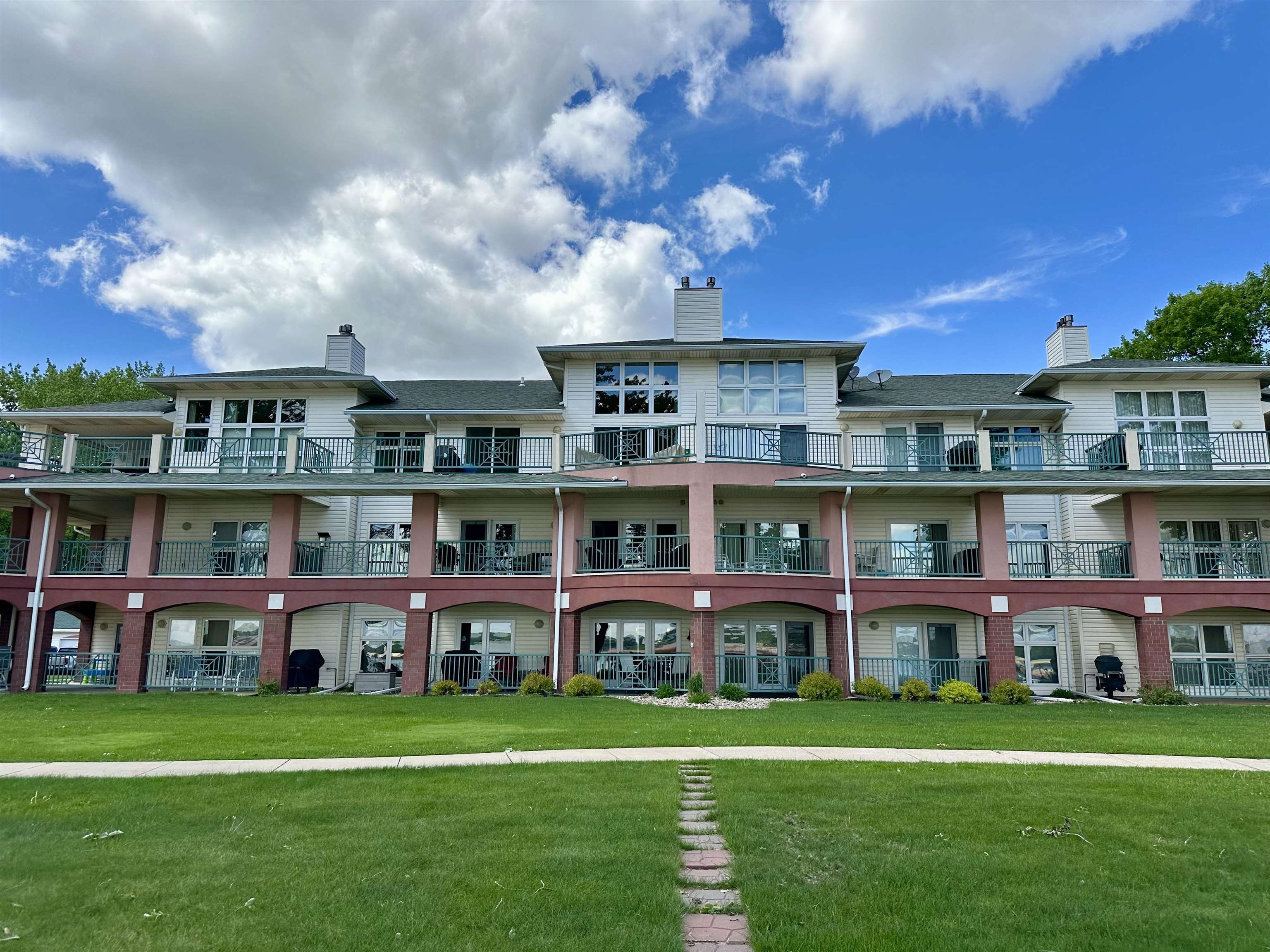 1605 Chalstrom Beach Road #303, Okoboji, IA 51355 