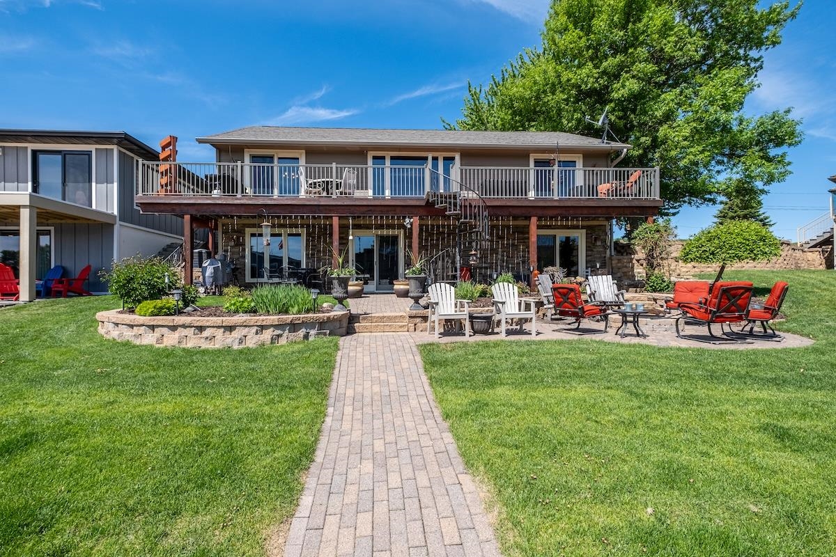 15732 Tradewind Drive, Spirit Lake, IA 51360 