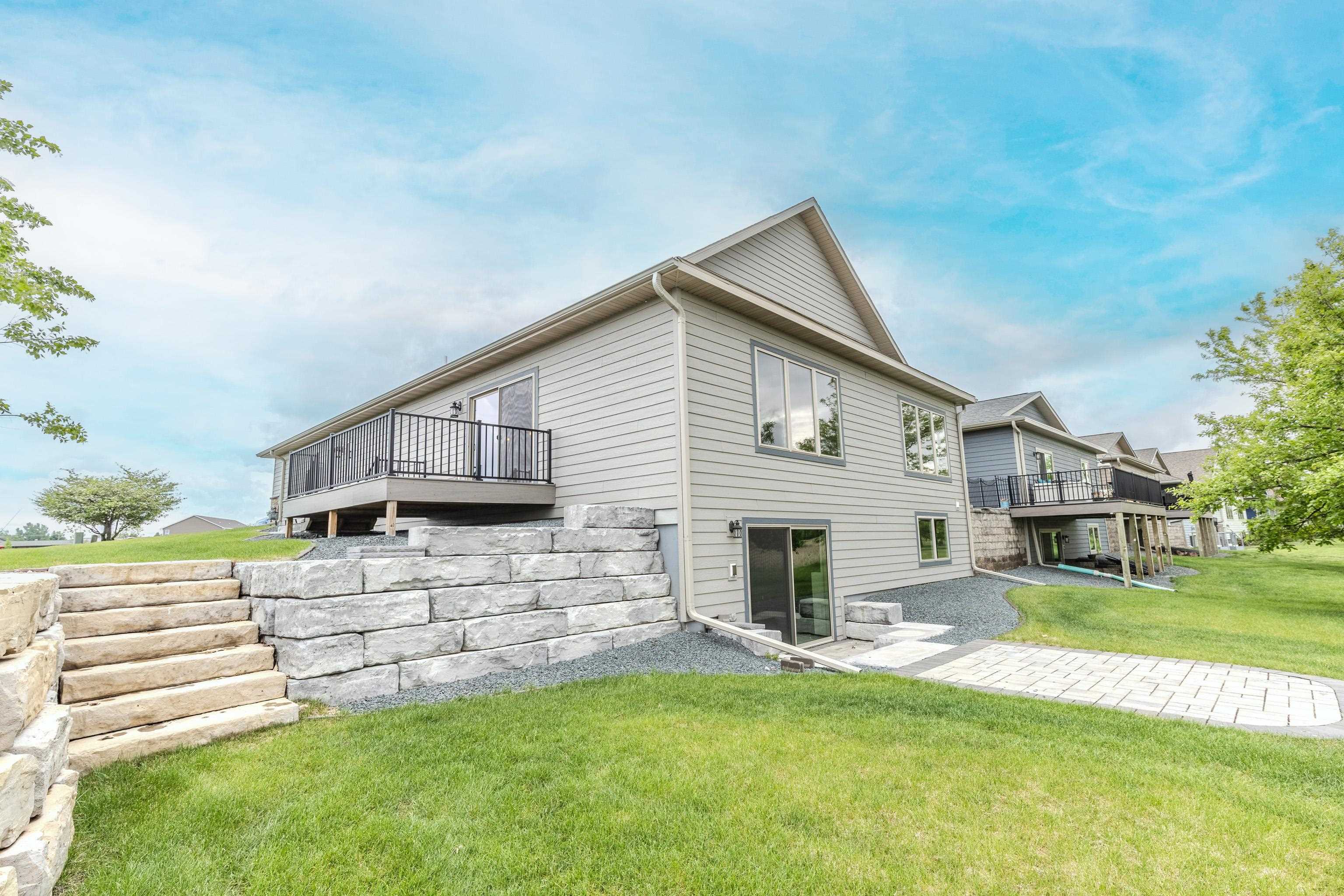 2043 35th Street, Spirit Lake, IA 51360 