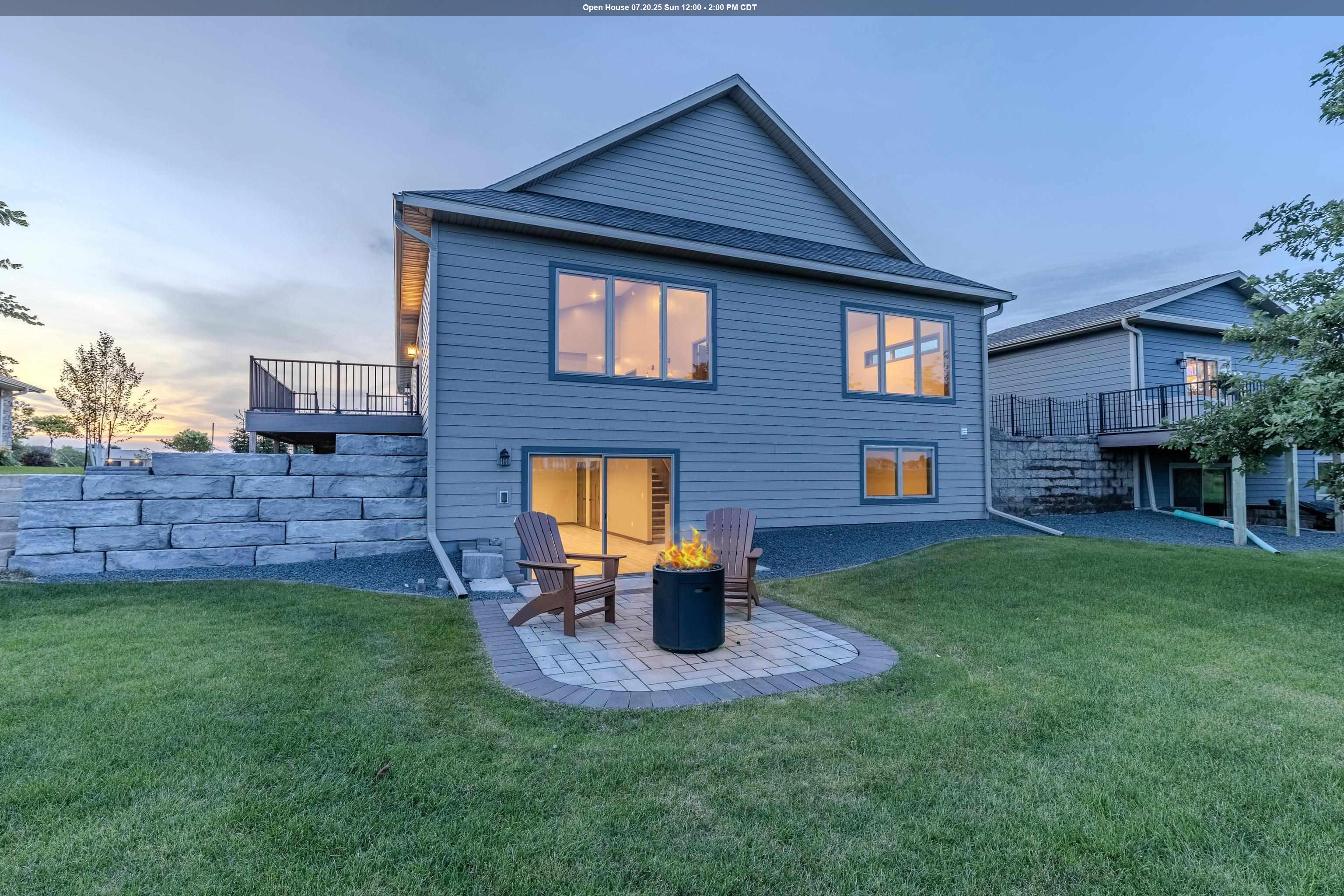 2043 35th Street, Spirit Lake, IA 51360 
