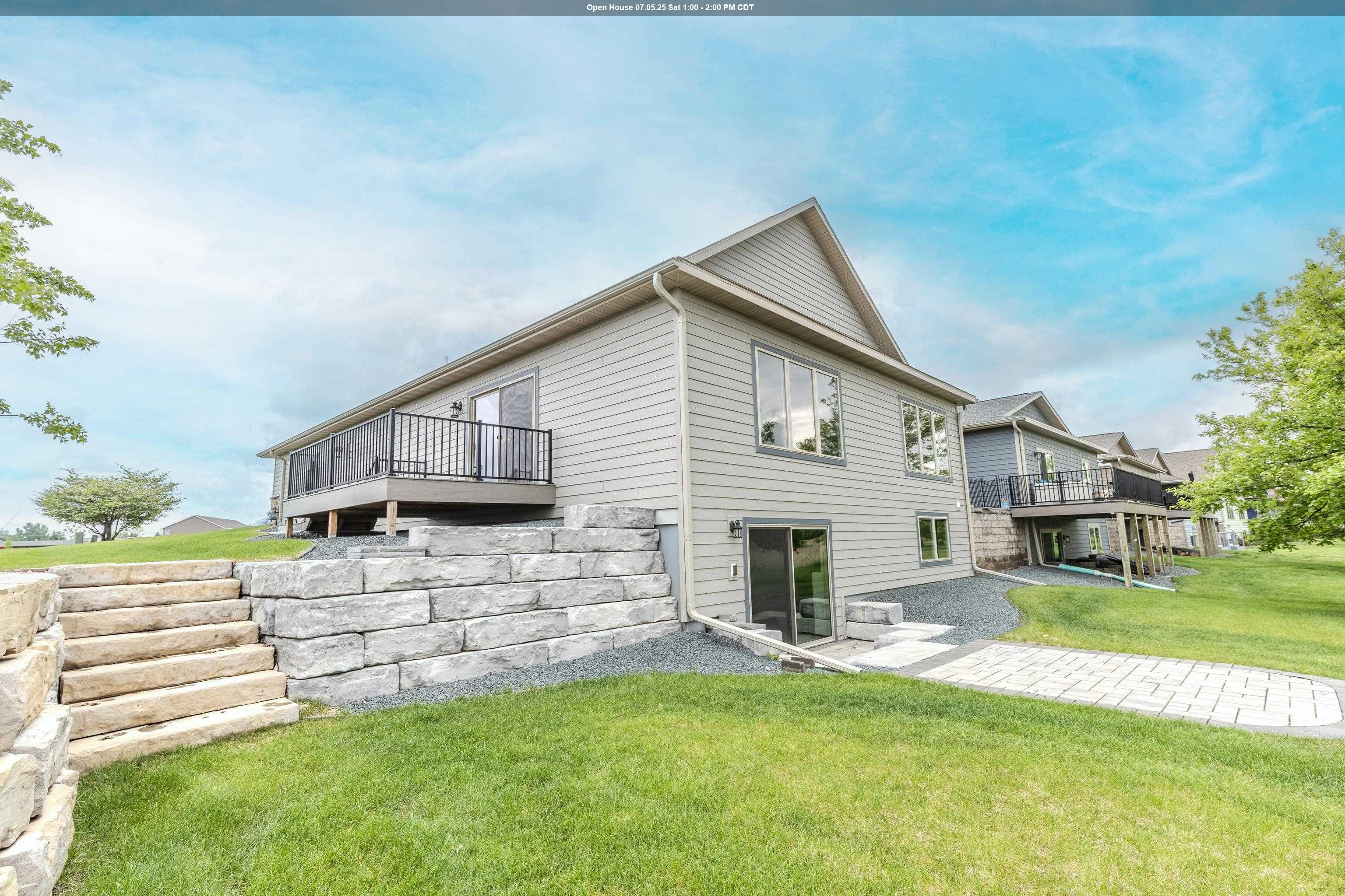 2043 35th Street, Spirit Lake, IA 51360 