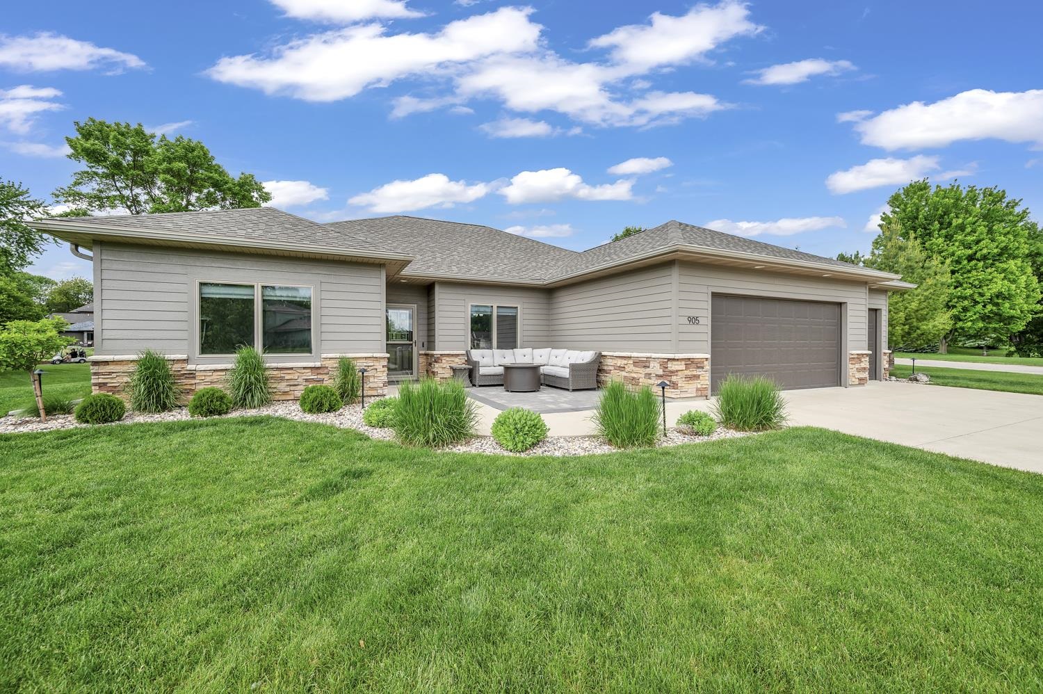 905 Emerald Pines Dr., Arnolds Park, IA 51331 