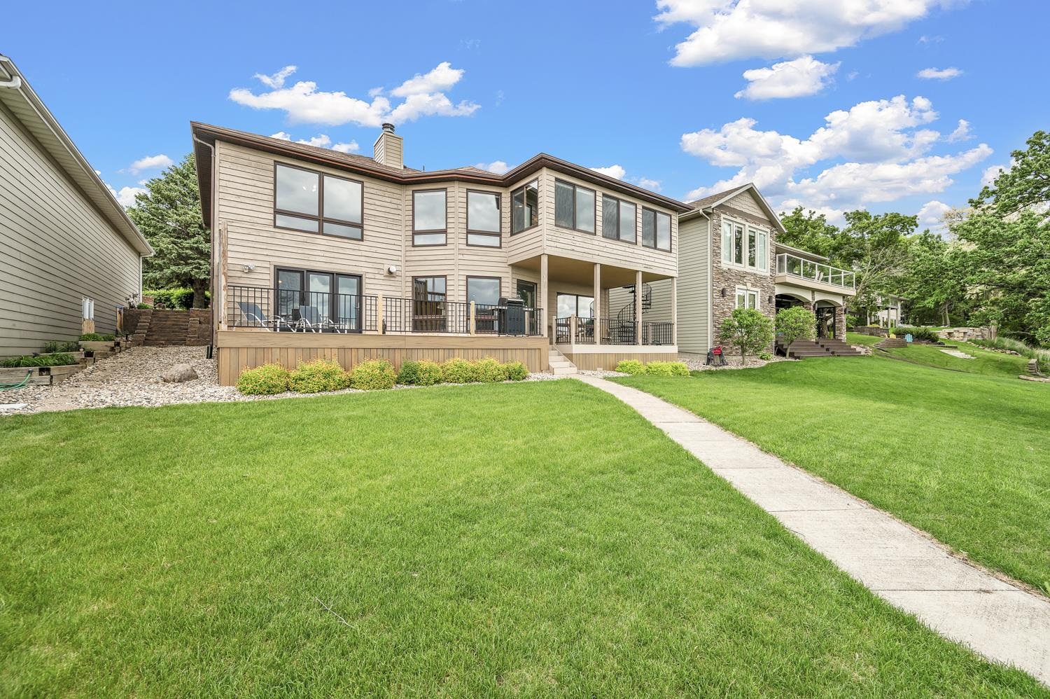 16901 256Th Avenue, Spirit Lake, IA 51360 