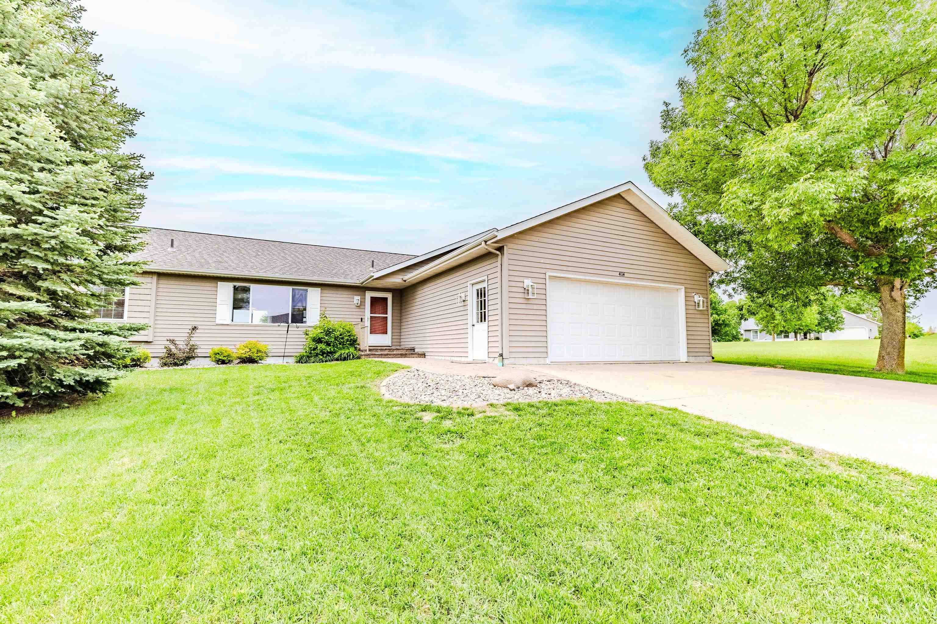 4114 12th Street, Spirit Lake, IA 51360 