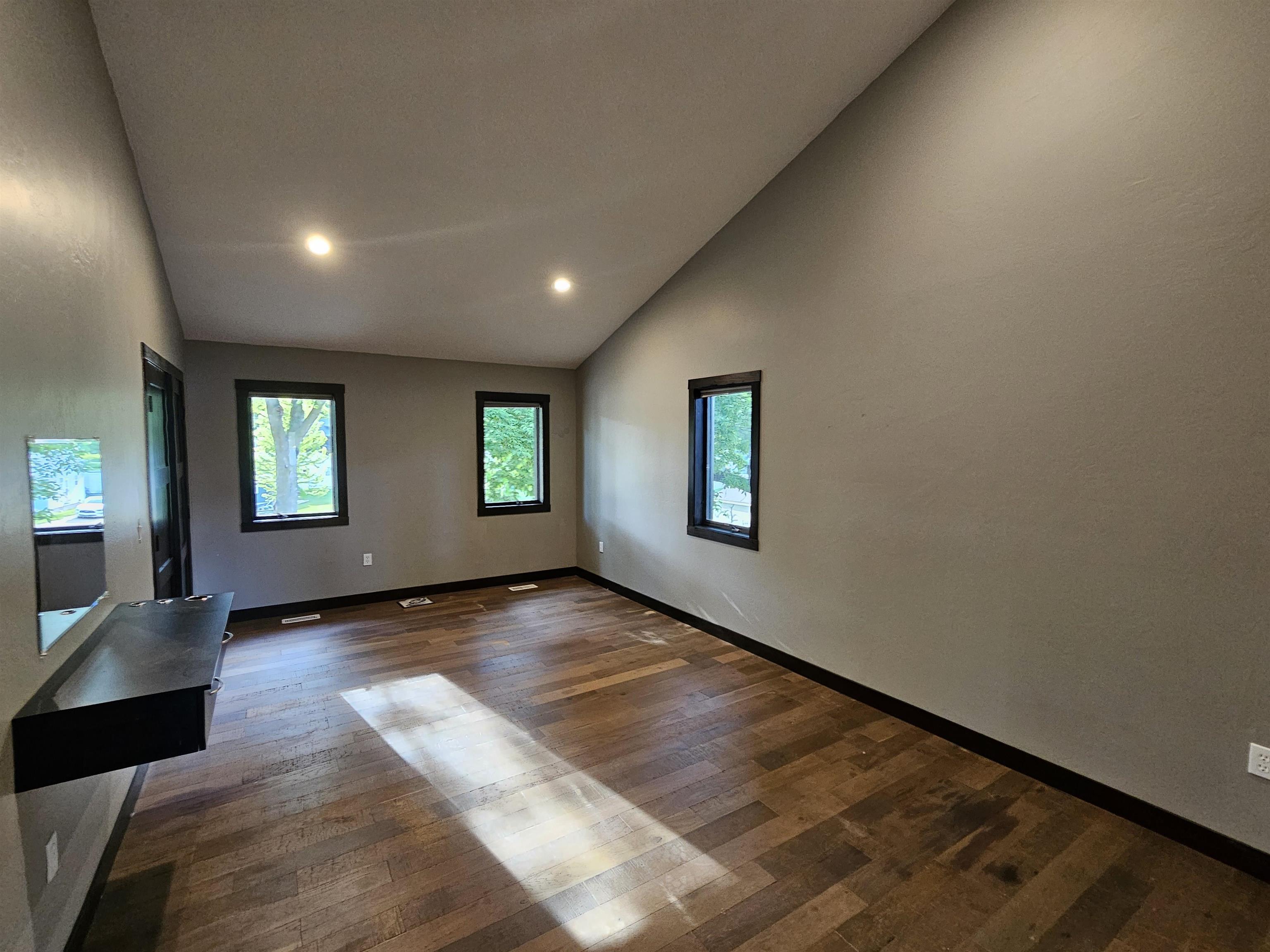 MLS #250655