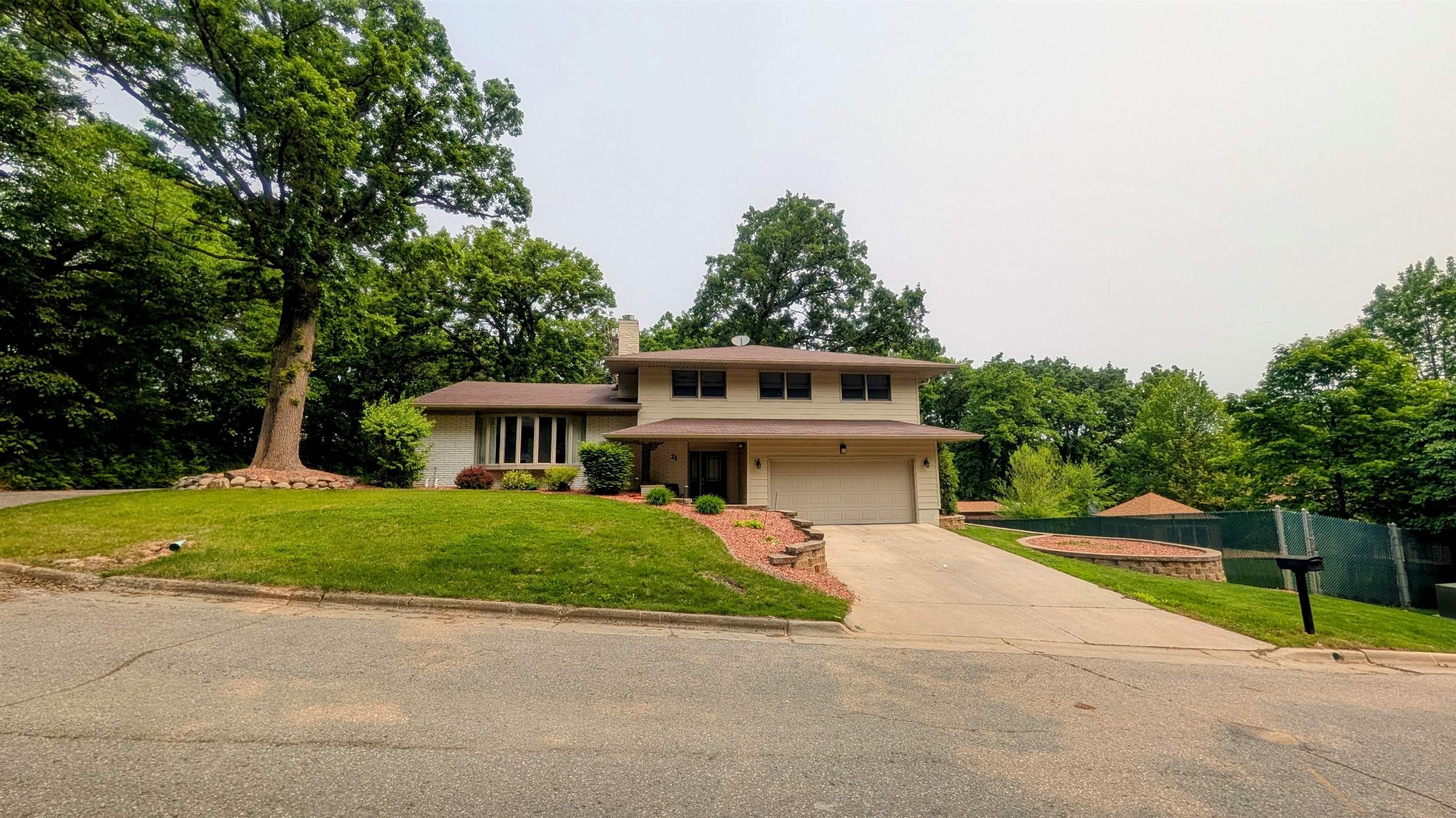 21 Westwood CT, Estherville, IA 51334 