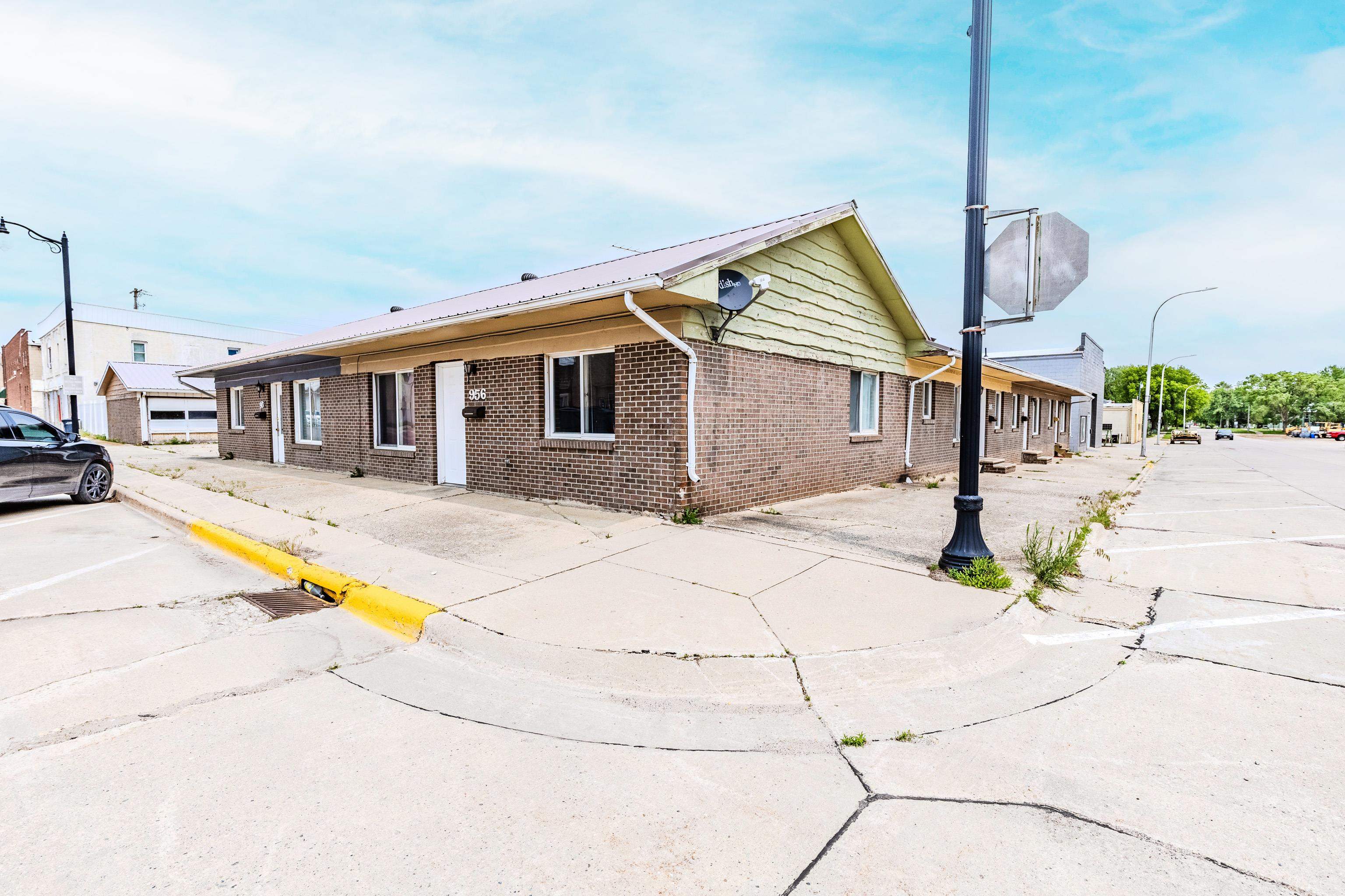 952 3rd Avenue, Sibley, IA 51249 