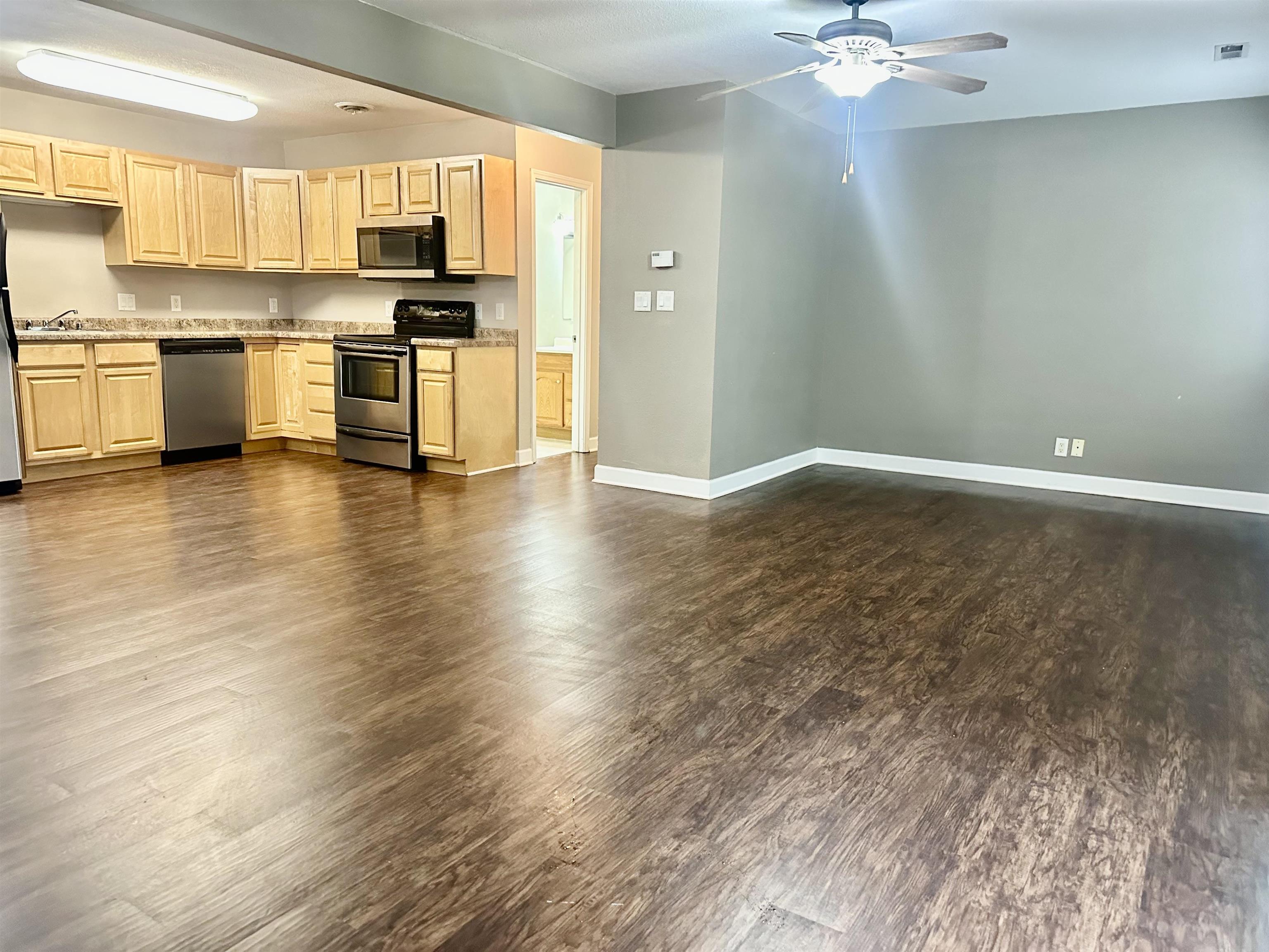 3 27th St, Spirit Lake, IA 51360 