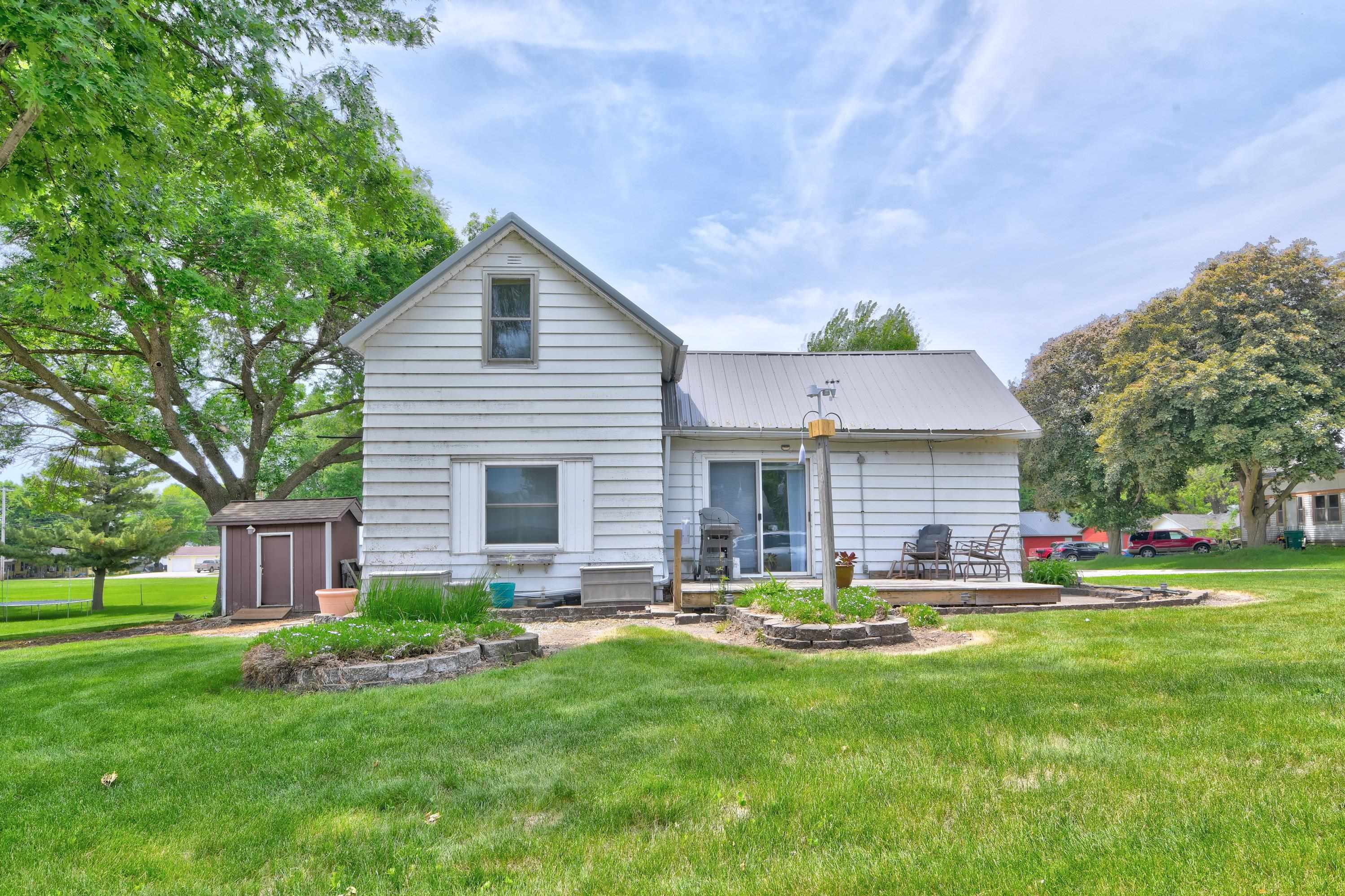 909 A Avenue, Armstrong, IA 50514 