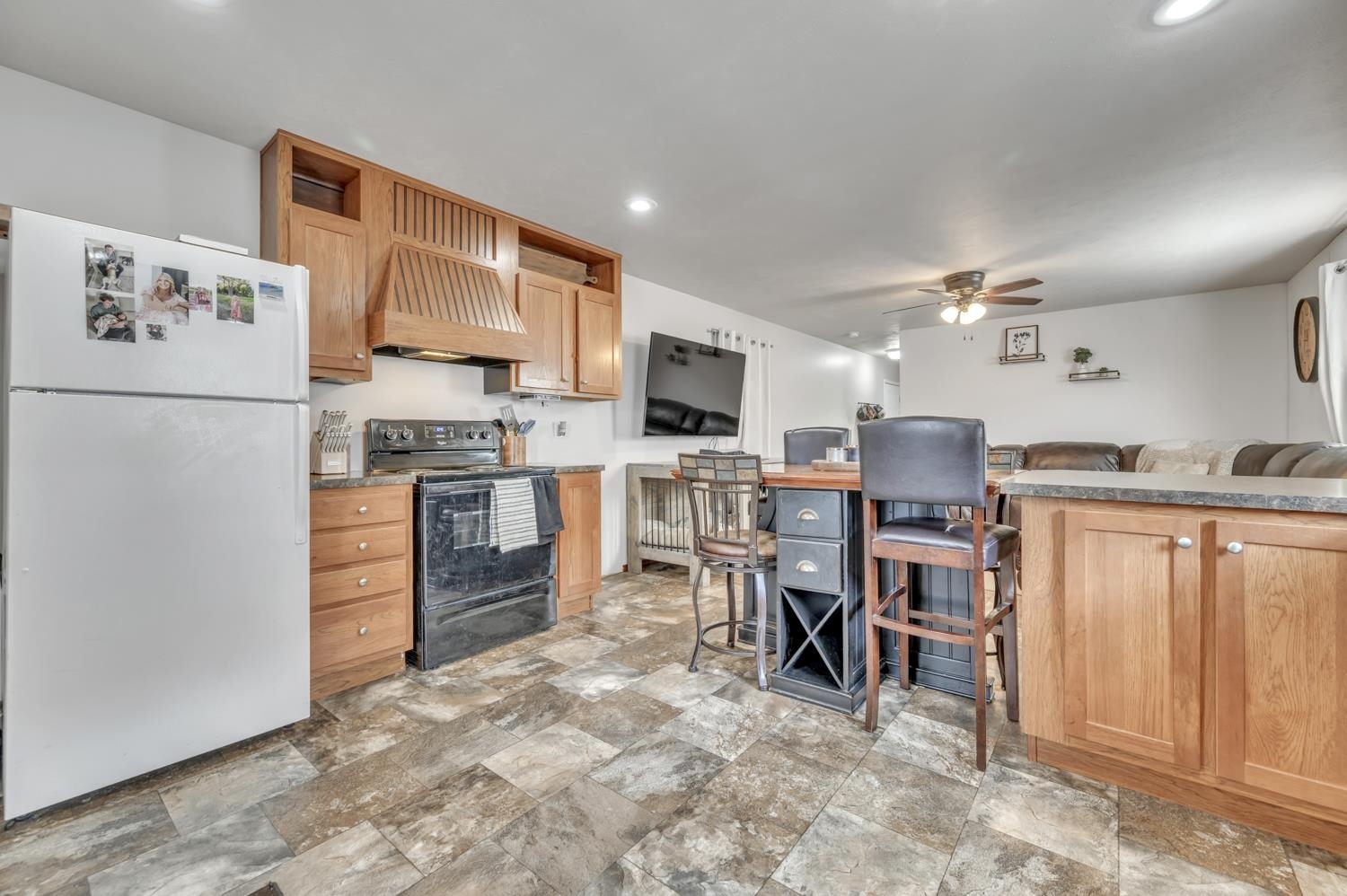 MLS #250686