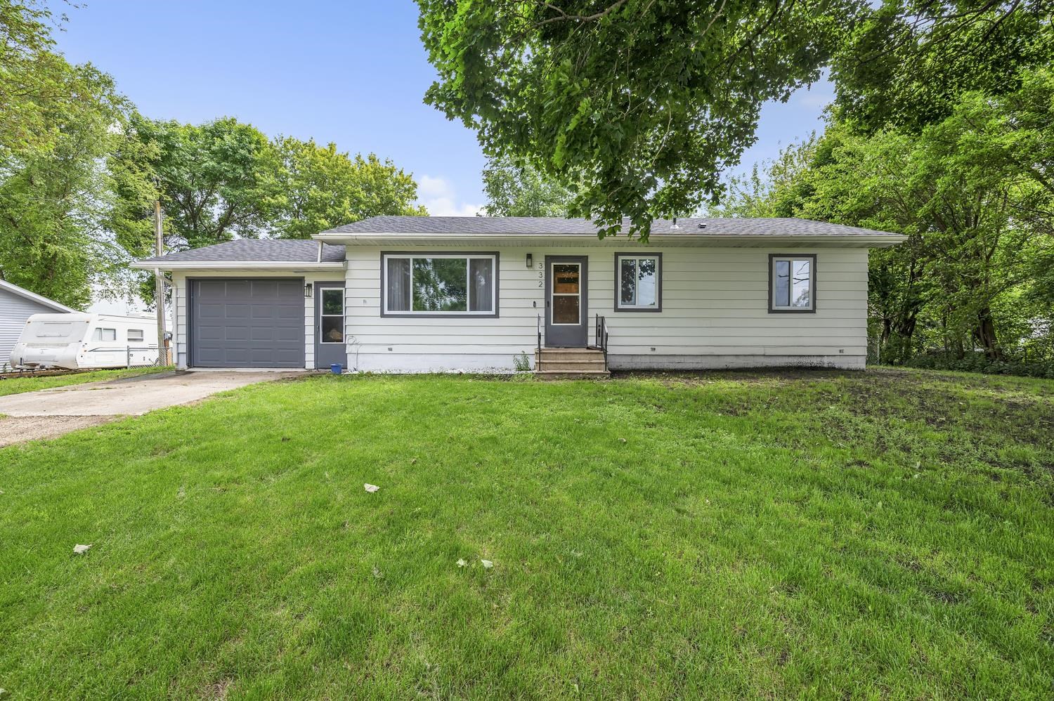 332 Saint James Avenue, Wallingford, IA 51365 