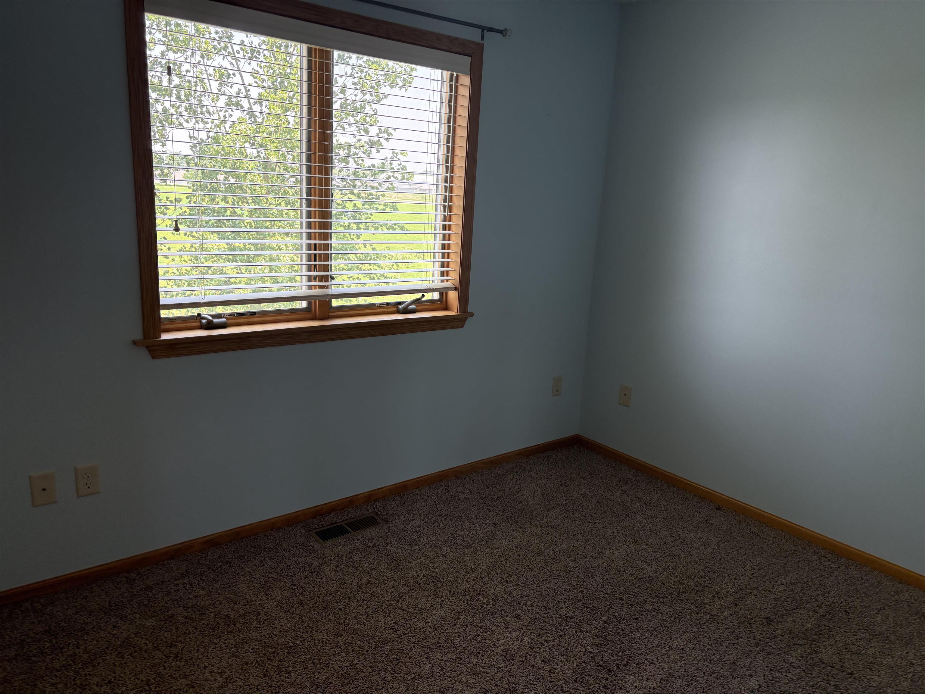 MLS #250705