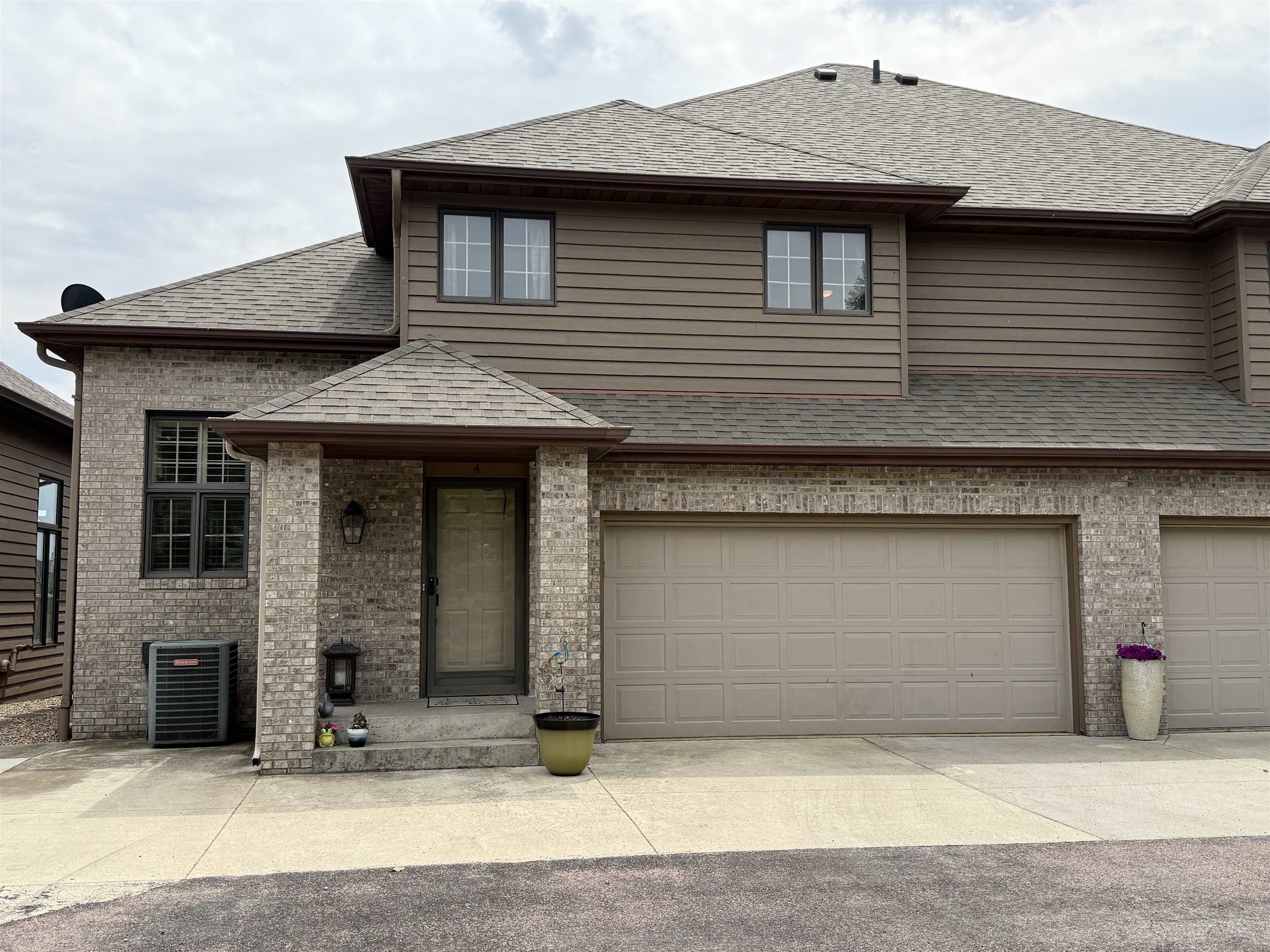 15500 Tradewind Drive #4, Spirit Lake, IA 51360 