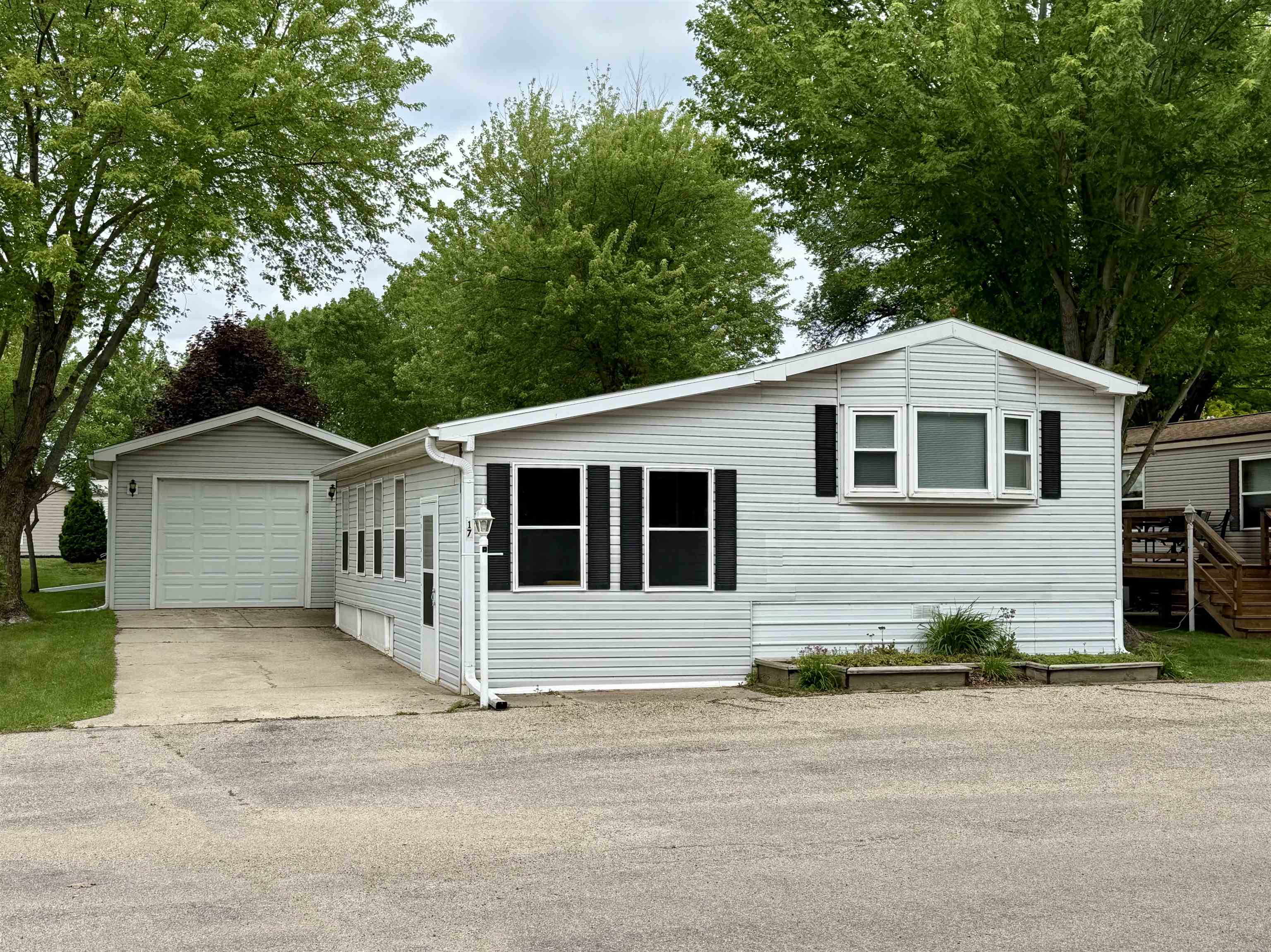 806 28th Street #17, Milford, IA 51351 