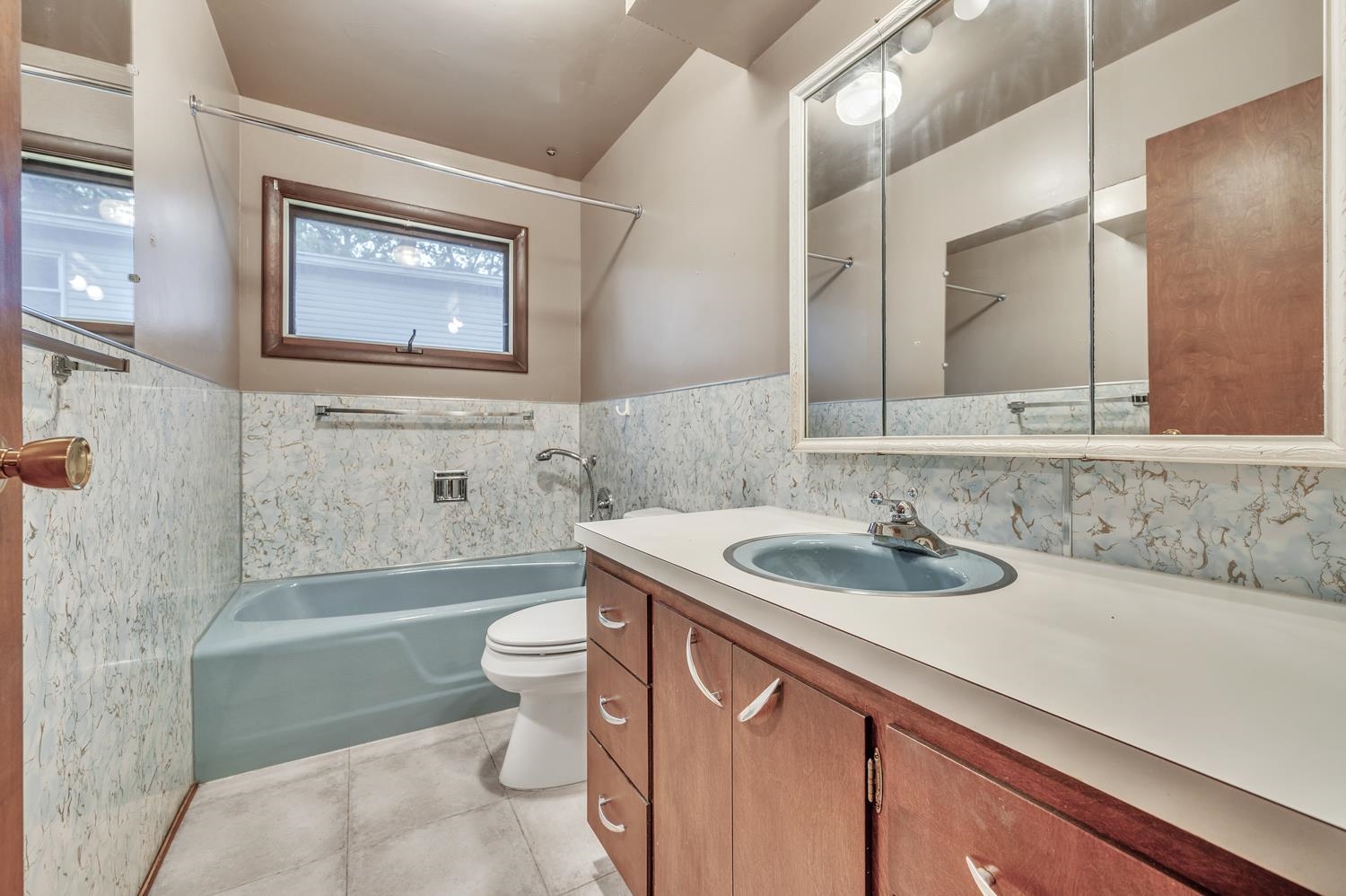 MLS #250738