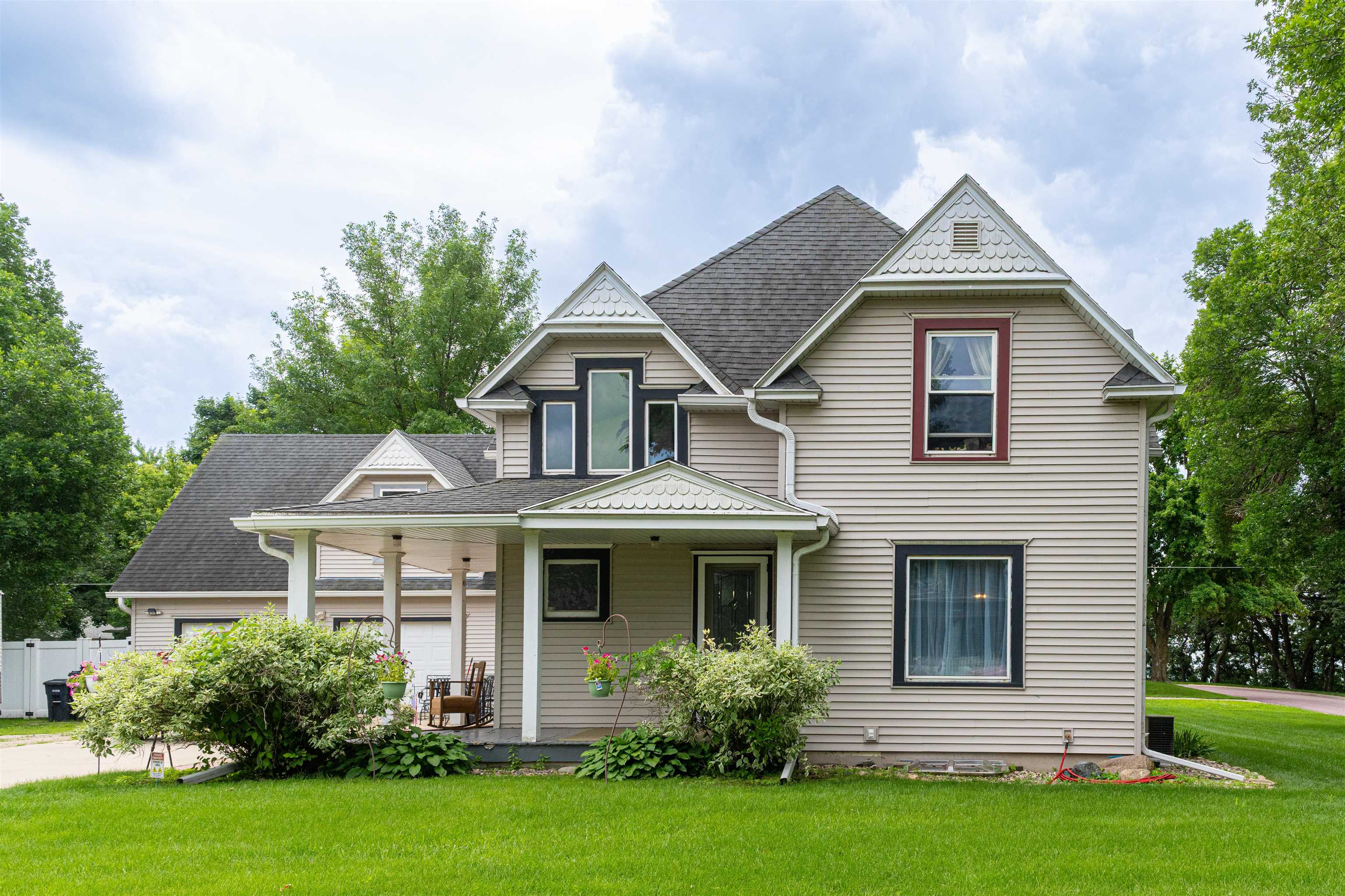 205 Lake #Avenue, Lake Park, IA 51347 