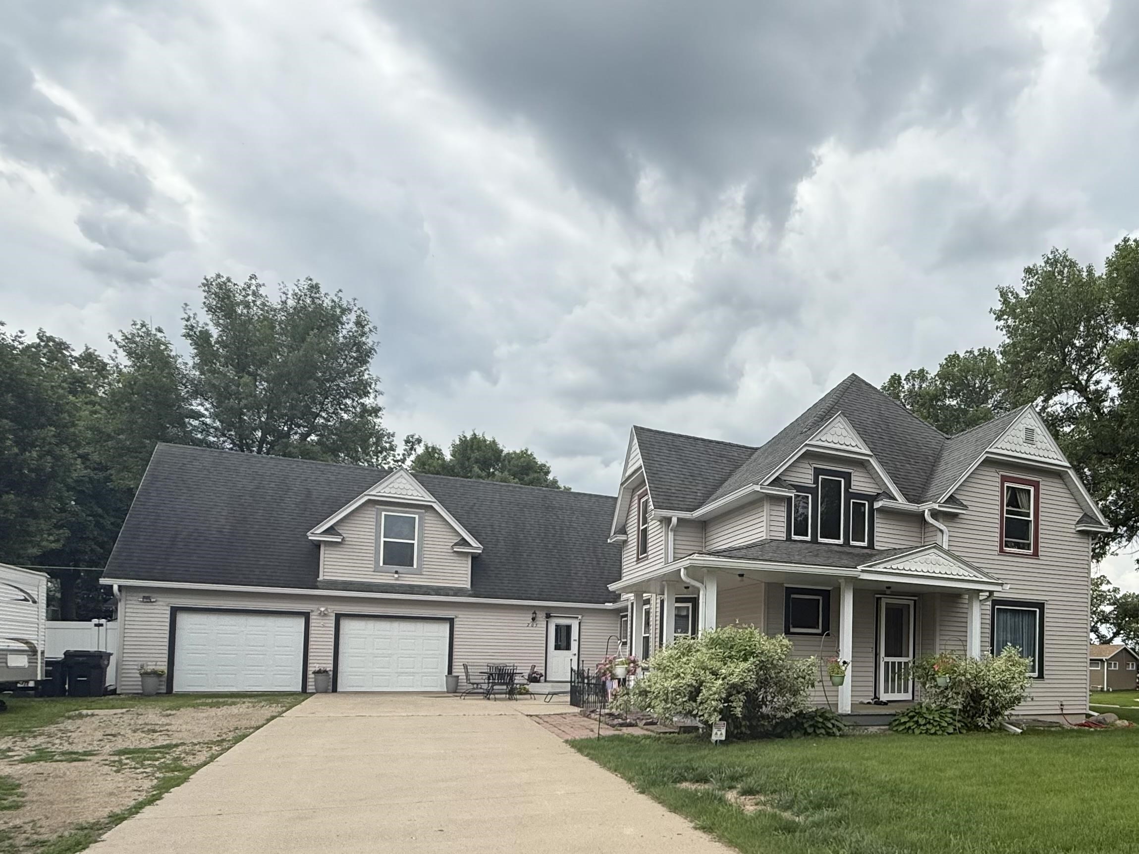 205 Lake #Avenue, Lake Park, IA 51347 